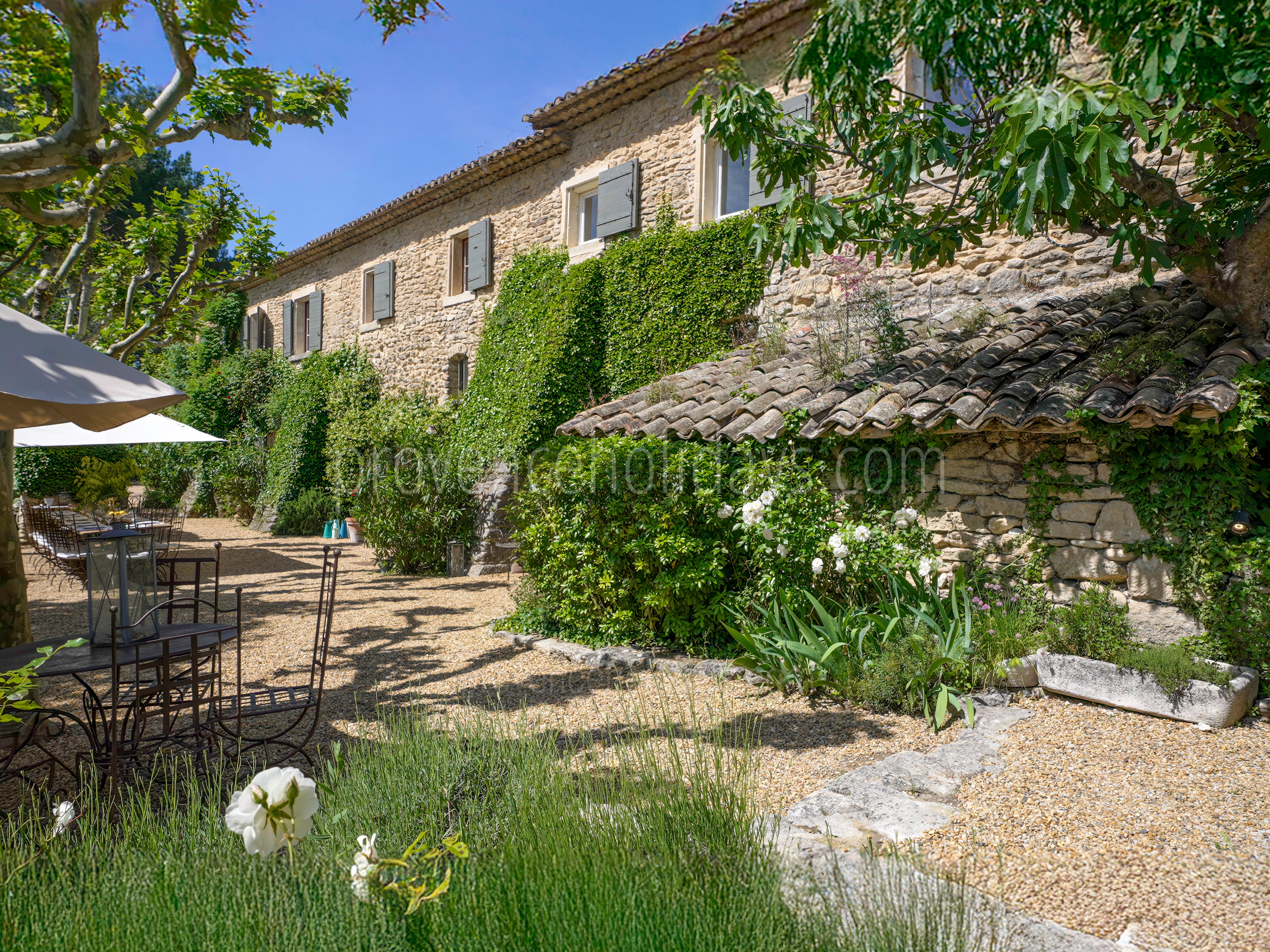 14 - Le Moulin de Gordes: Villa: Exterior