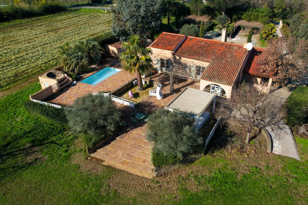 Villa in Cogolin met zwembad, zes slaapkamers en privé wijngaard