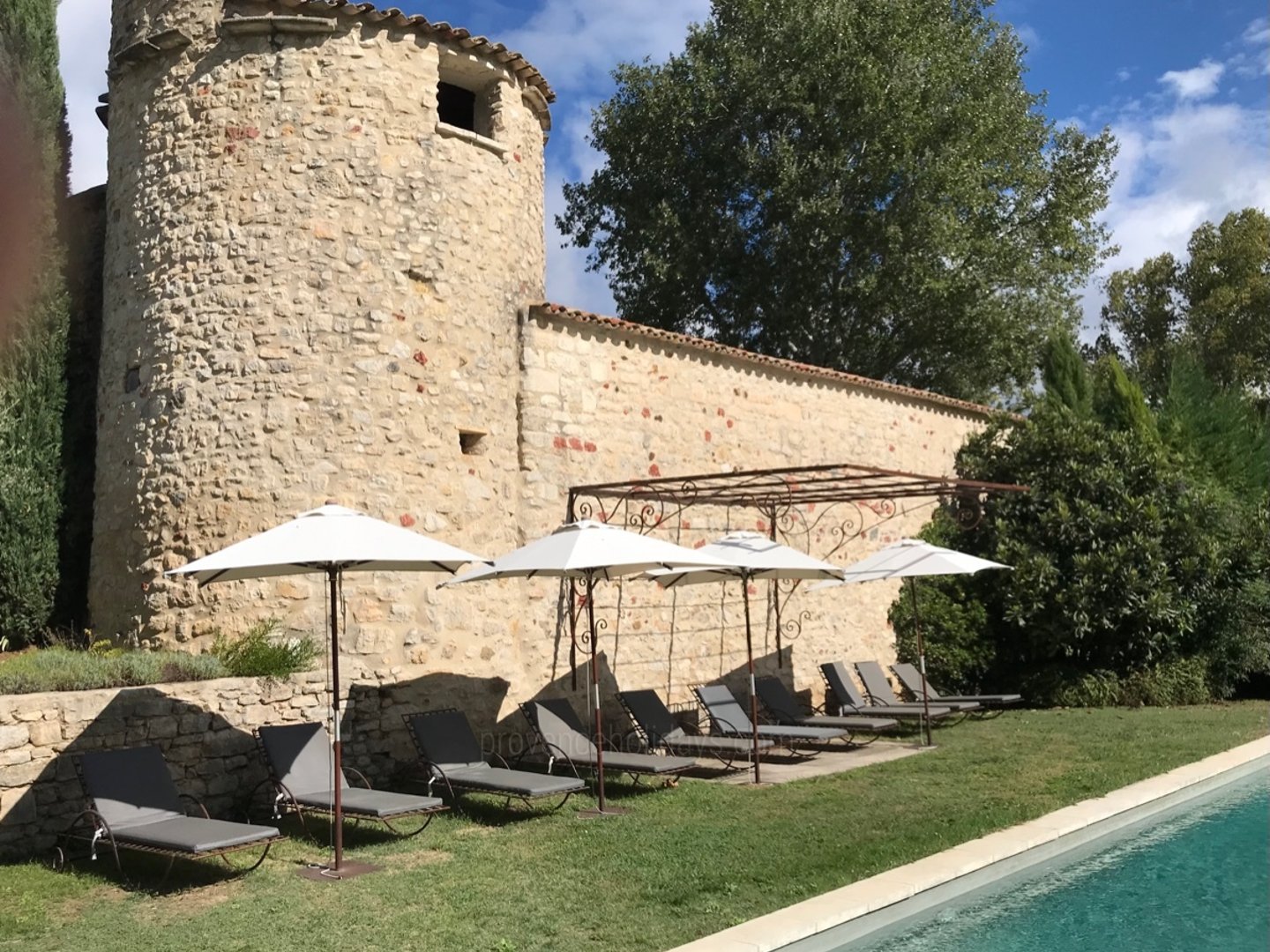 51 - Bastide de Goult: Villa: Exterior