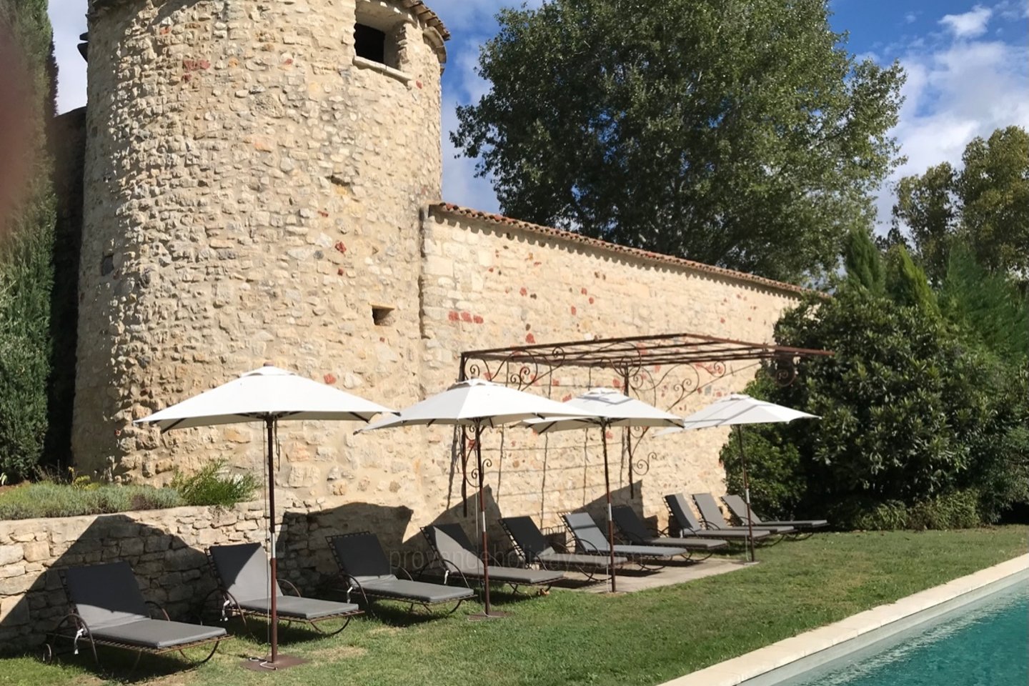 51 - Bastide de Goult: Villa: Exterior