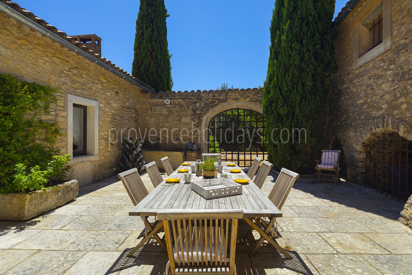 9 - Une Maison en Campagne: Villa: Exterior