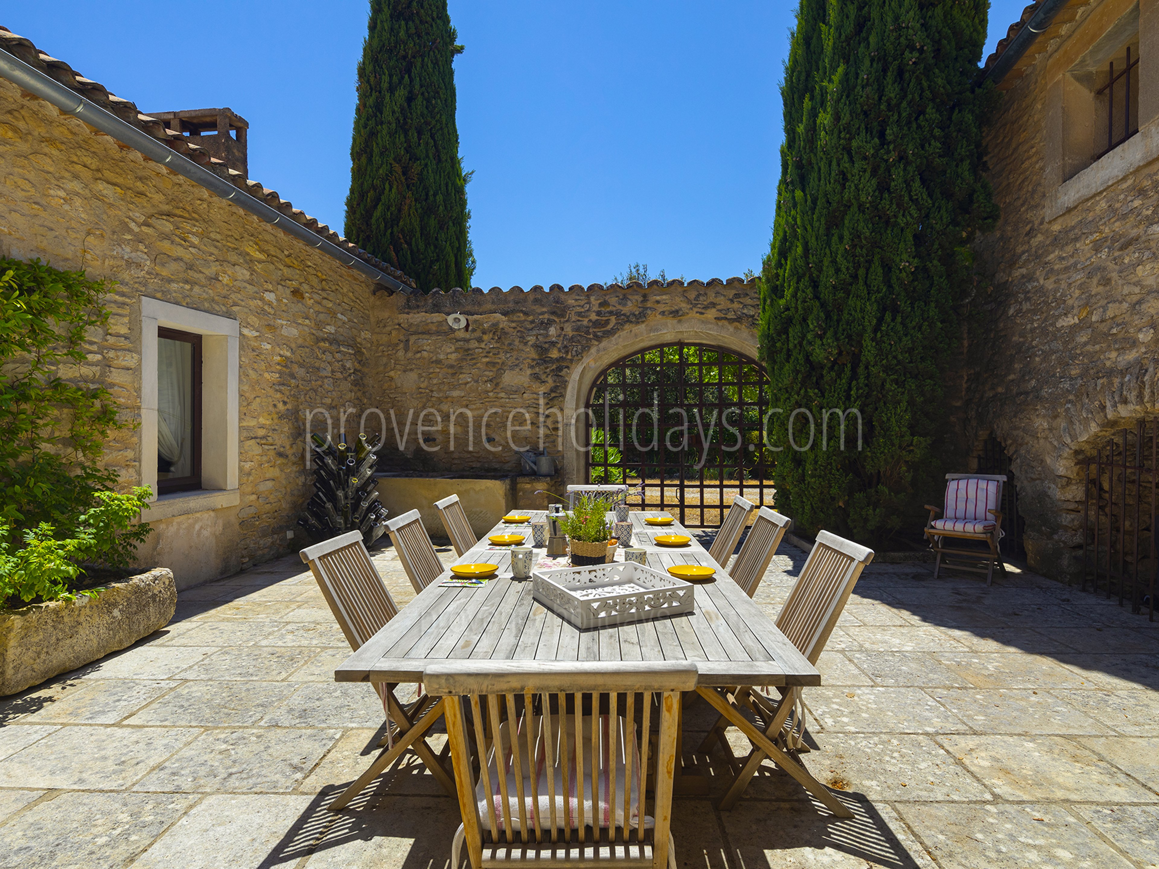 9 - Une Maison en Campagne: Villa: Exterior