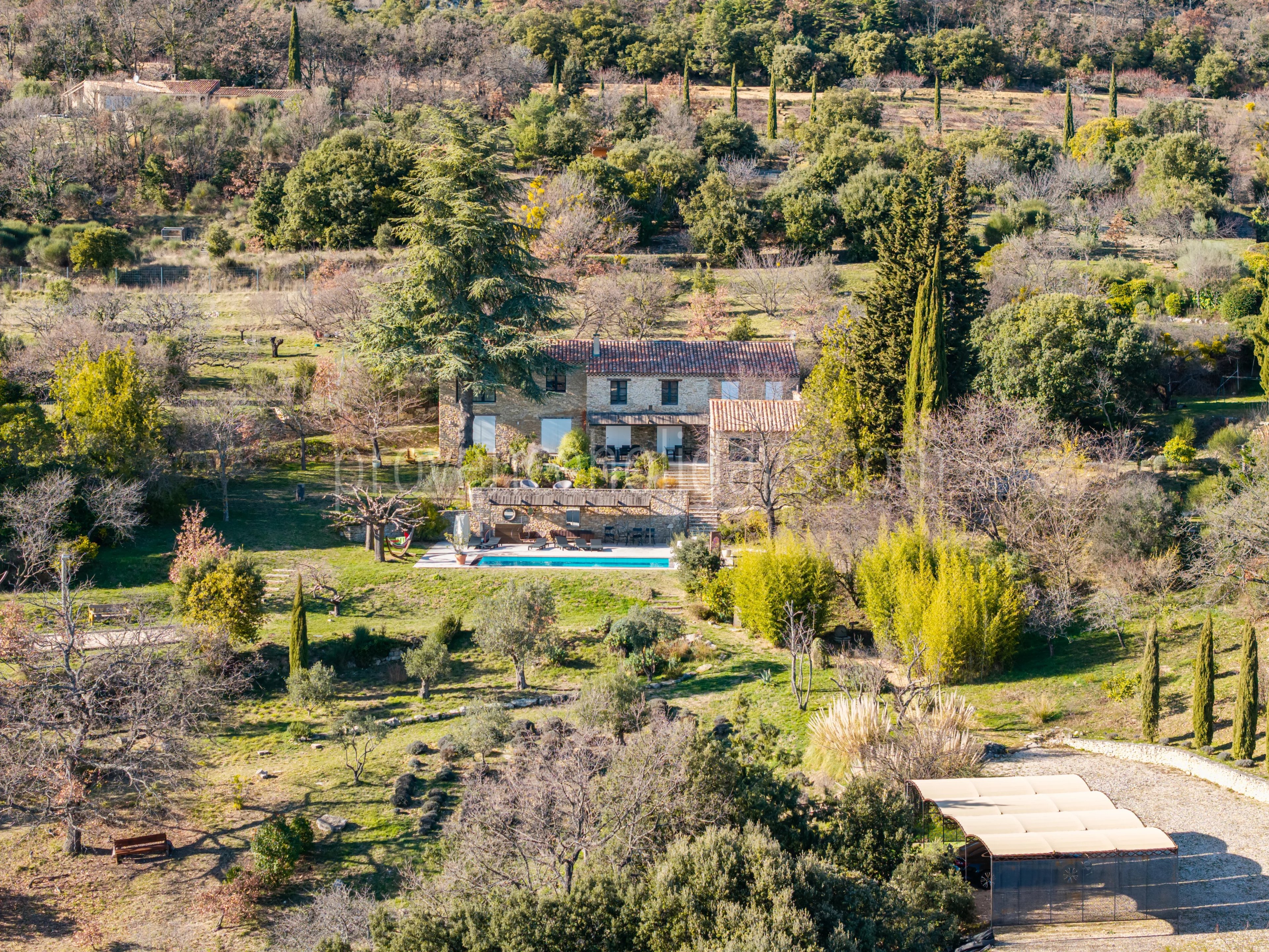 6 - Renovated Property in Gordes: Villa: Exterior