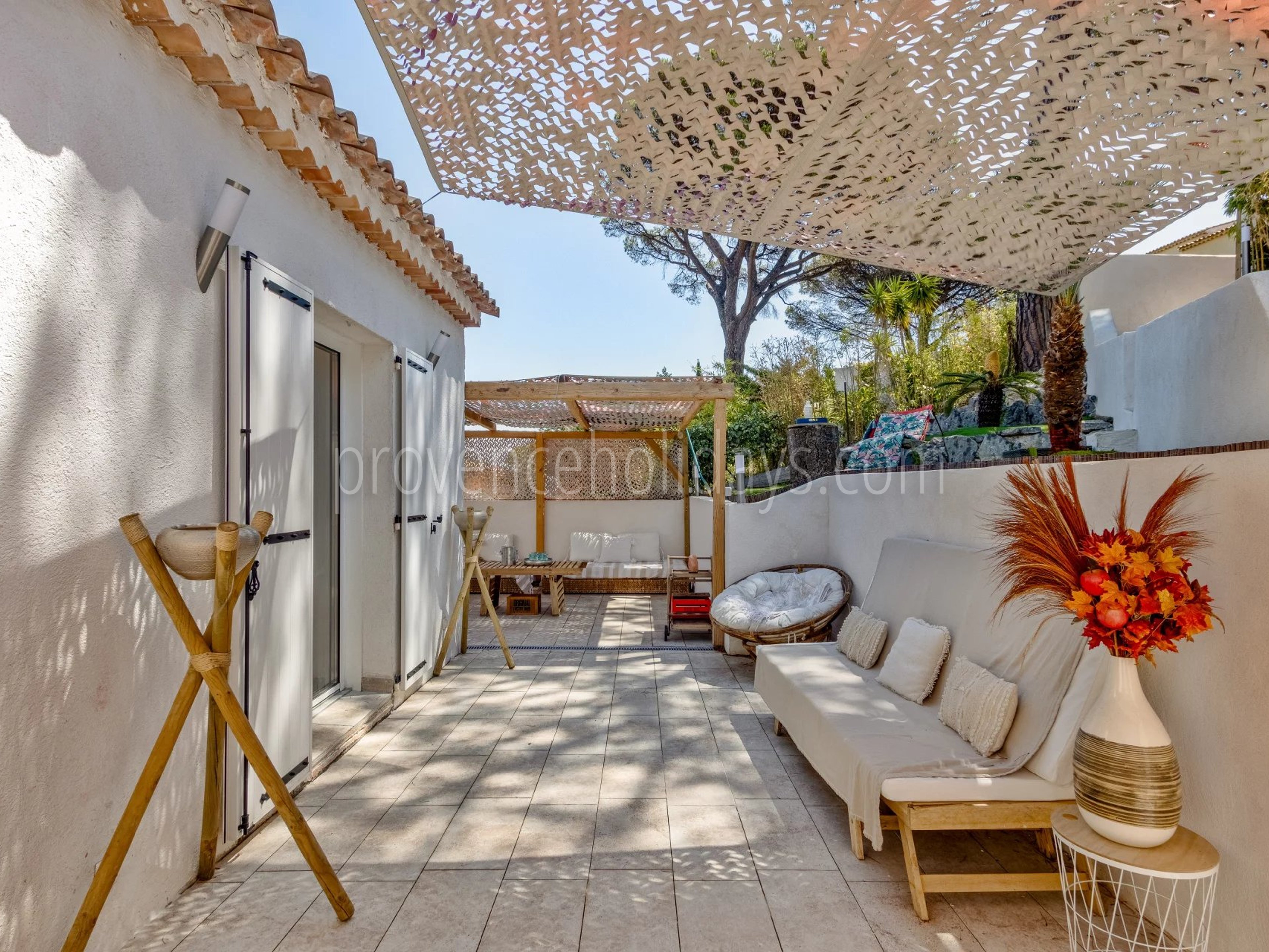 3 - Quiet house in Gassin: Villa: Exterior