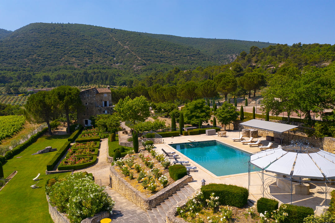 Prachtig pand met mooi uitzicht op de Luberon-vallei