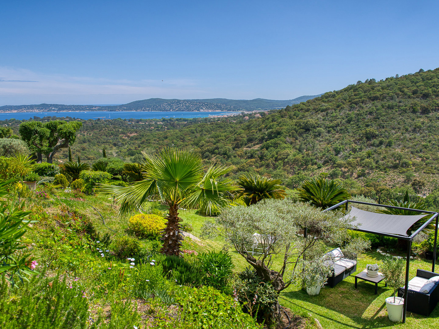 25 - Mistral Serene: Villa: Exterior