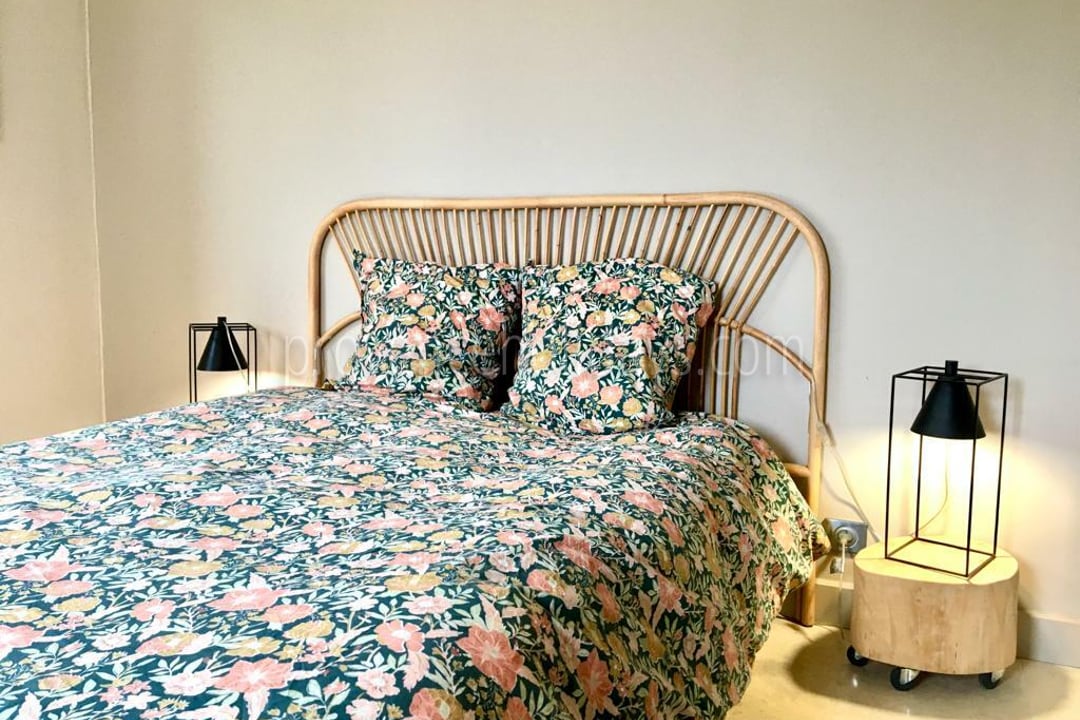 47 - Le Mas Provençal: Villa: Bedroom