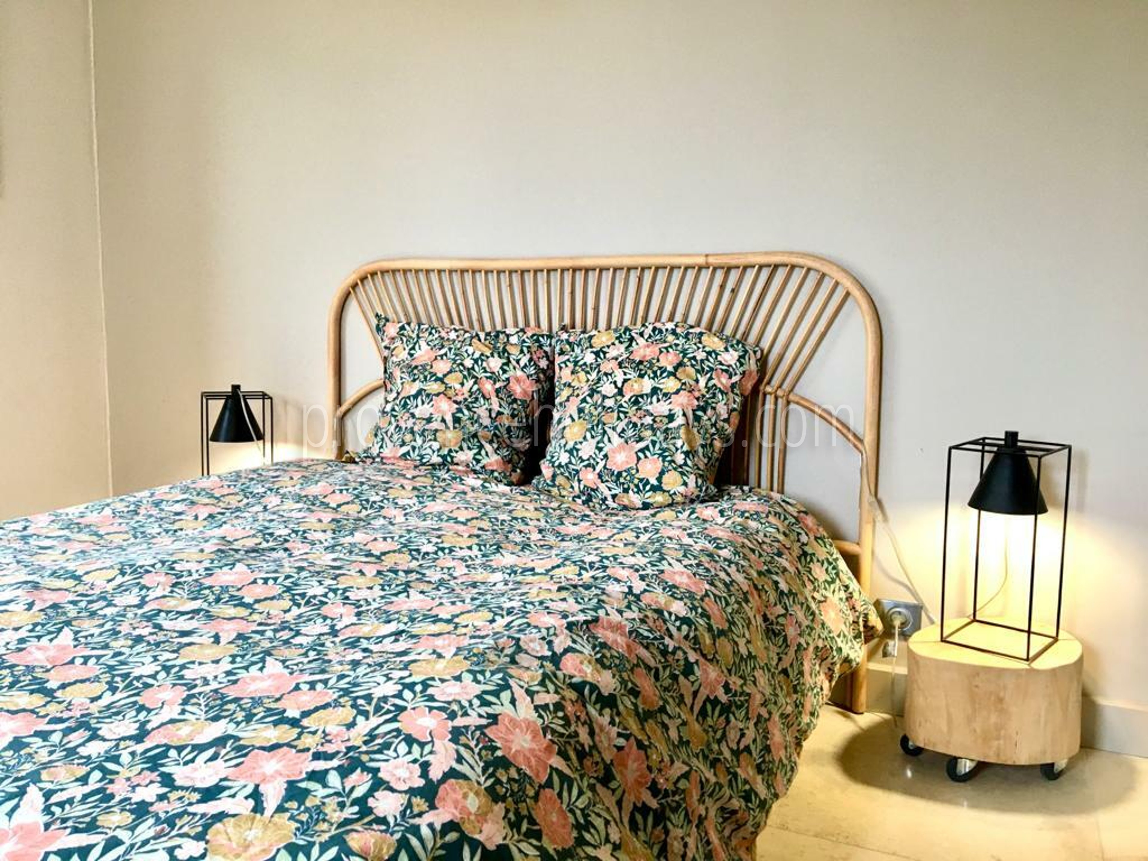 47 - Le Mas Provençal: Villa: Bedroom