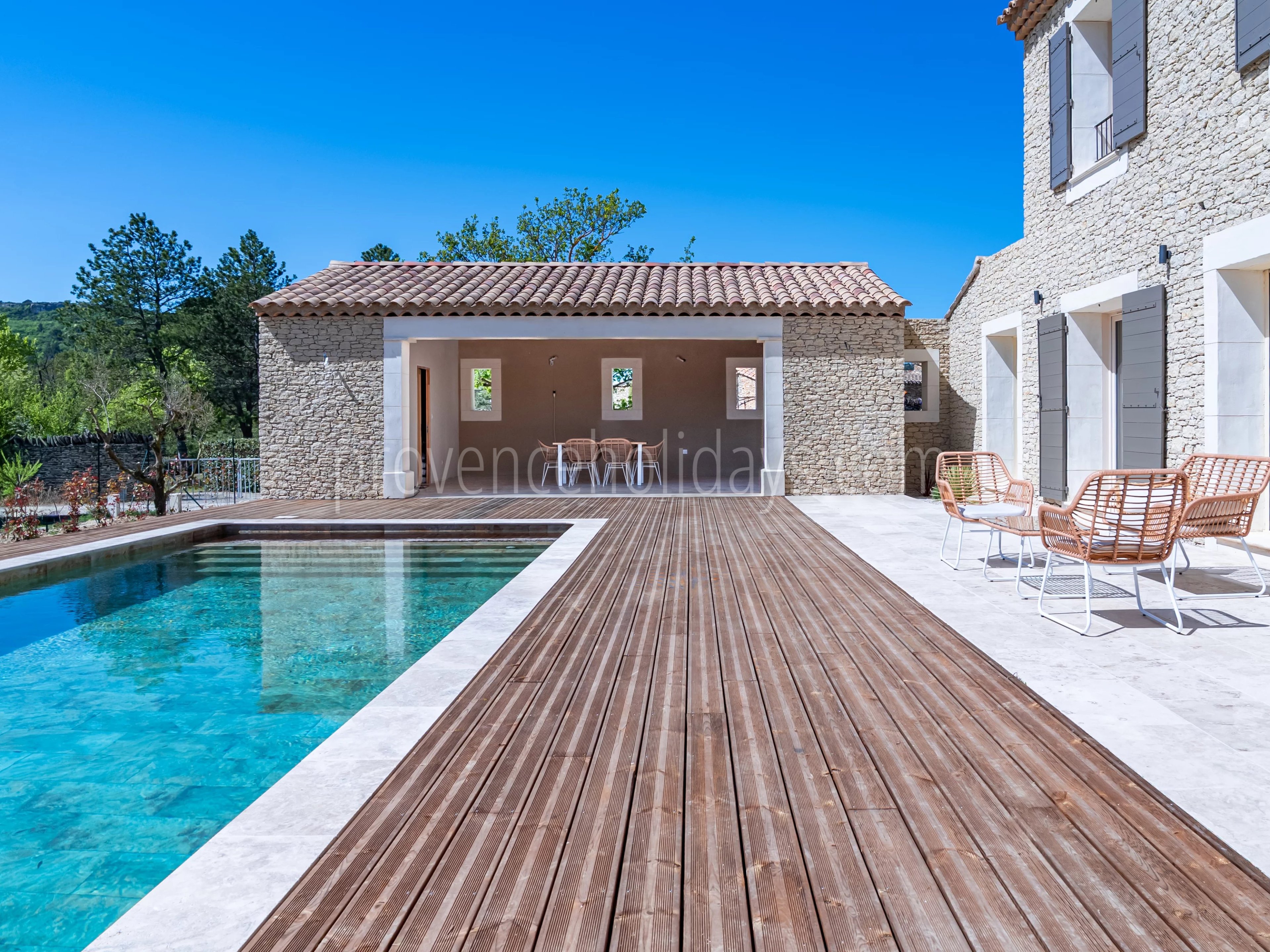 3 - Provençal villa in Gordes: Villa: Pool