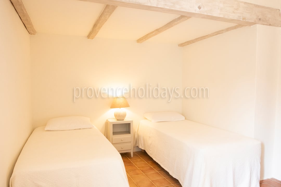 11 - Villa Secrète : Villa: Bedroom