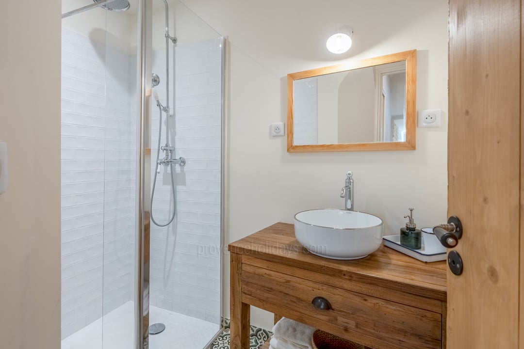 26 - Maison du Grès: Villa: Bathroom