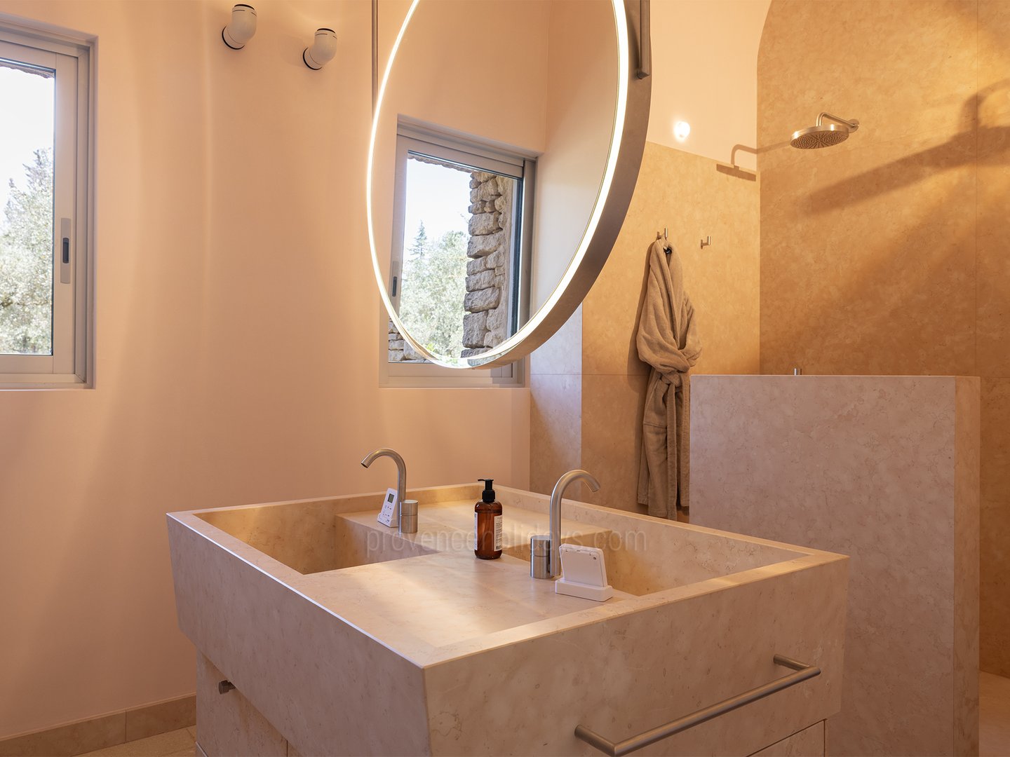 33 - Grand Mas de Provence: Villa: Bathroom