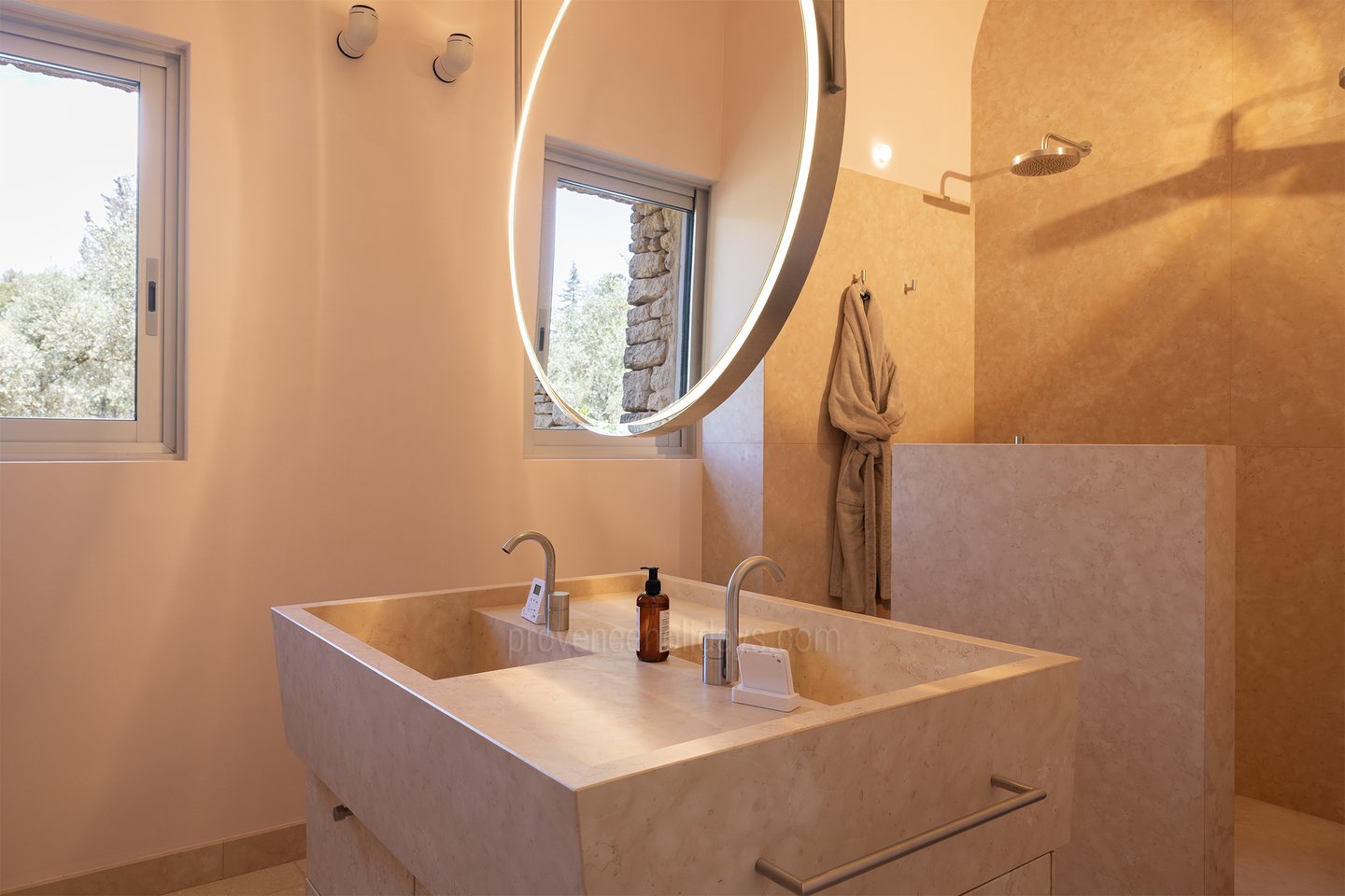 33 - Grand Mas de Provence: Villa: Bathroom