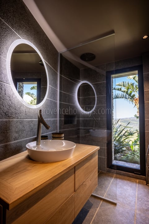 30 - Villa Des Sables: Villa: Bathroom
