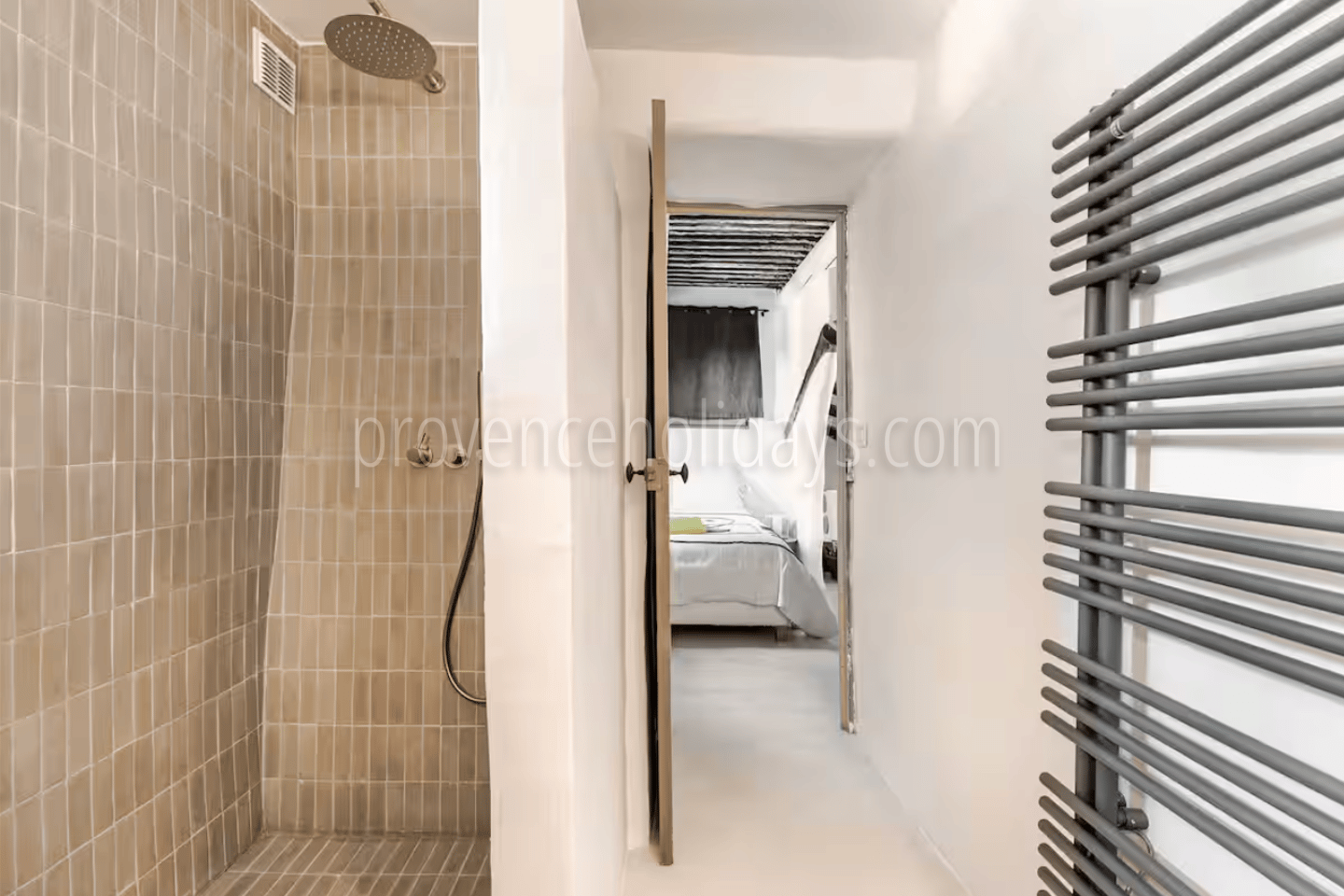 8 - Les Vues du Luberon: Villa: Bathroom