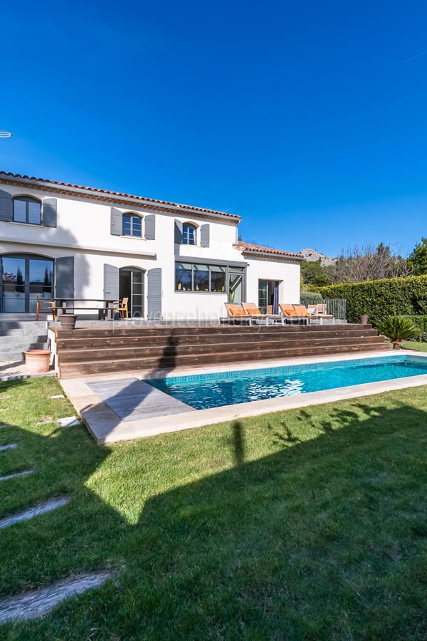 1 - Quiet House in Les Baux-de-Provence: Villa: Pool