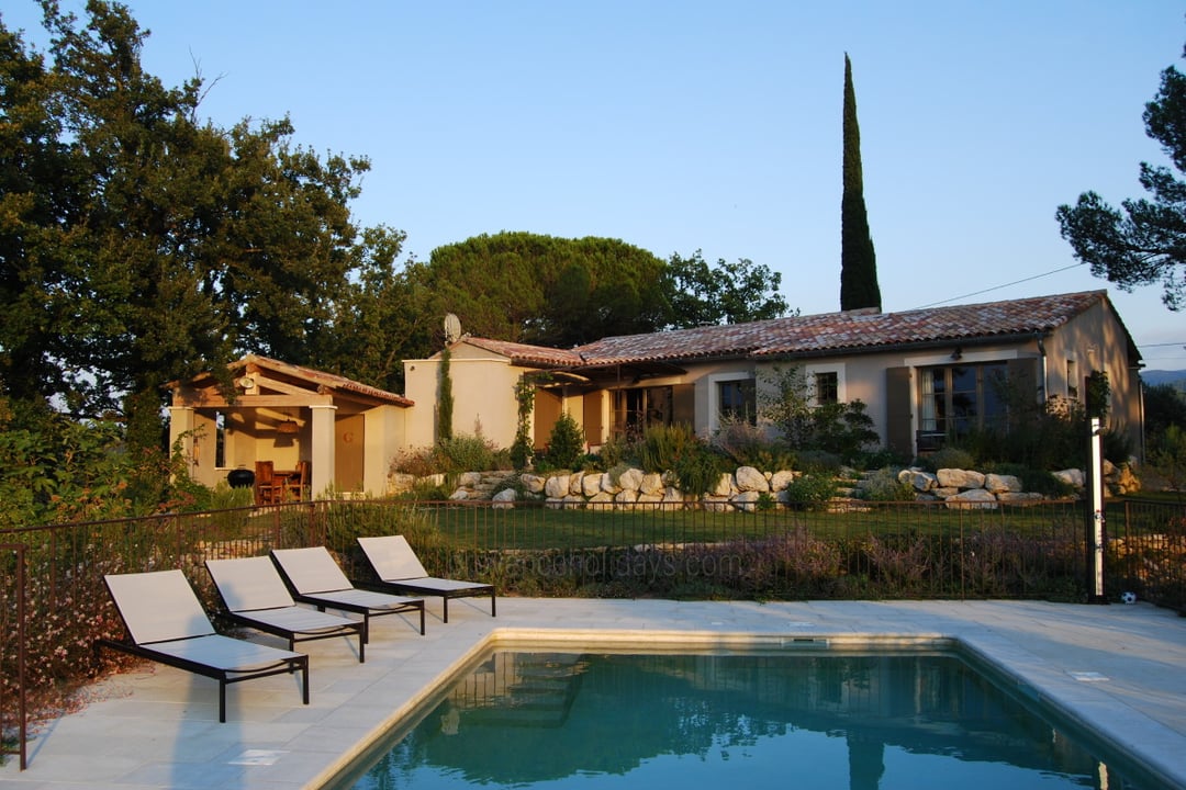 Modern holiday rental with air conditioning in Oppède - Swimming Pool