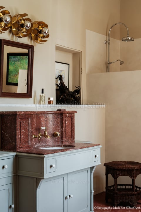 27 - La Bastide du Millénaire: Villa: Bathroom