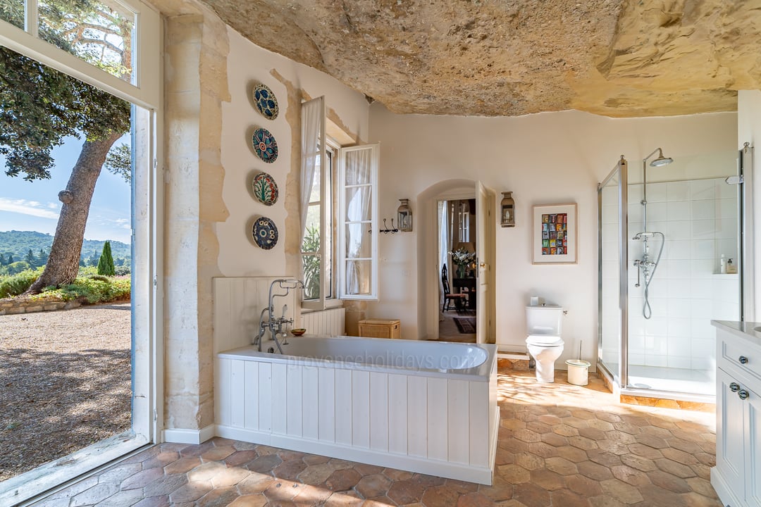 5 - Domaine Fontbrune: Villa: Interior