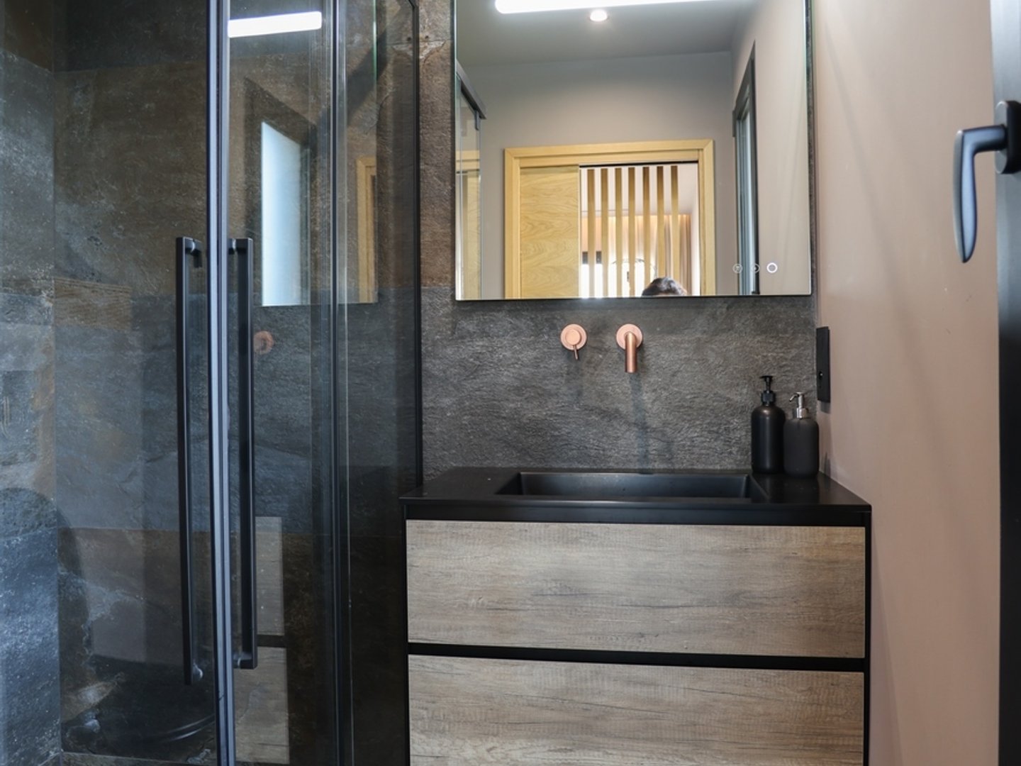9 - Villa Bleue: Villa: Bathroom