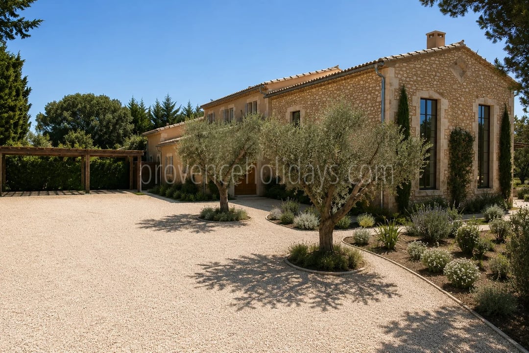 40 - Mas contemporain à Eygalières: Villa: Exterior