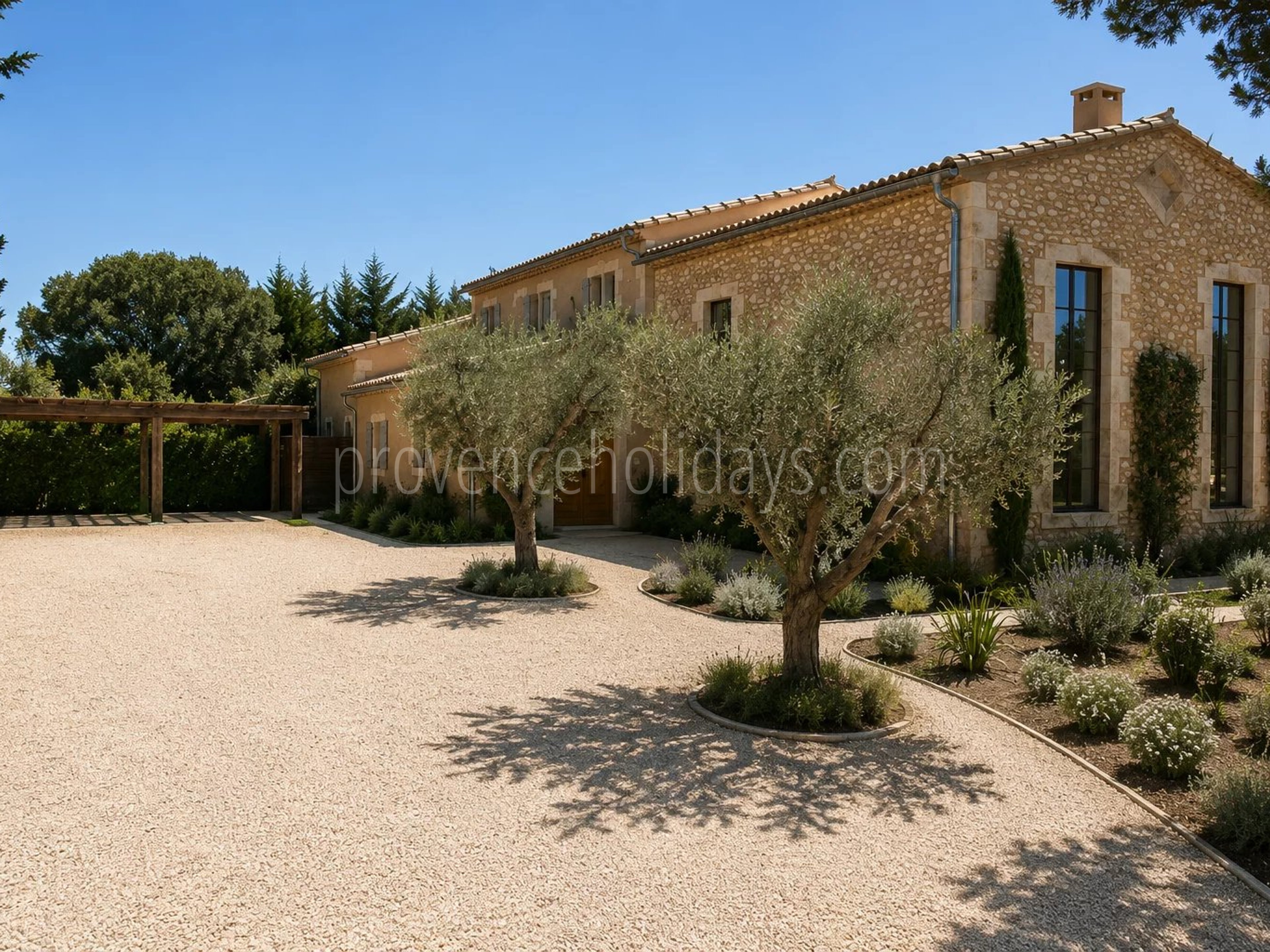 40 - Mas contemporain à Eygalières: Villa: Exterior
