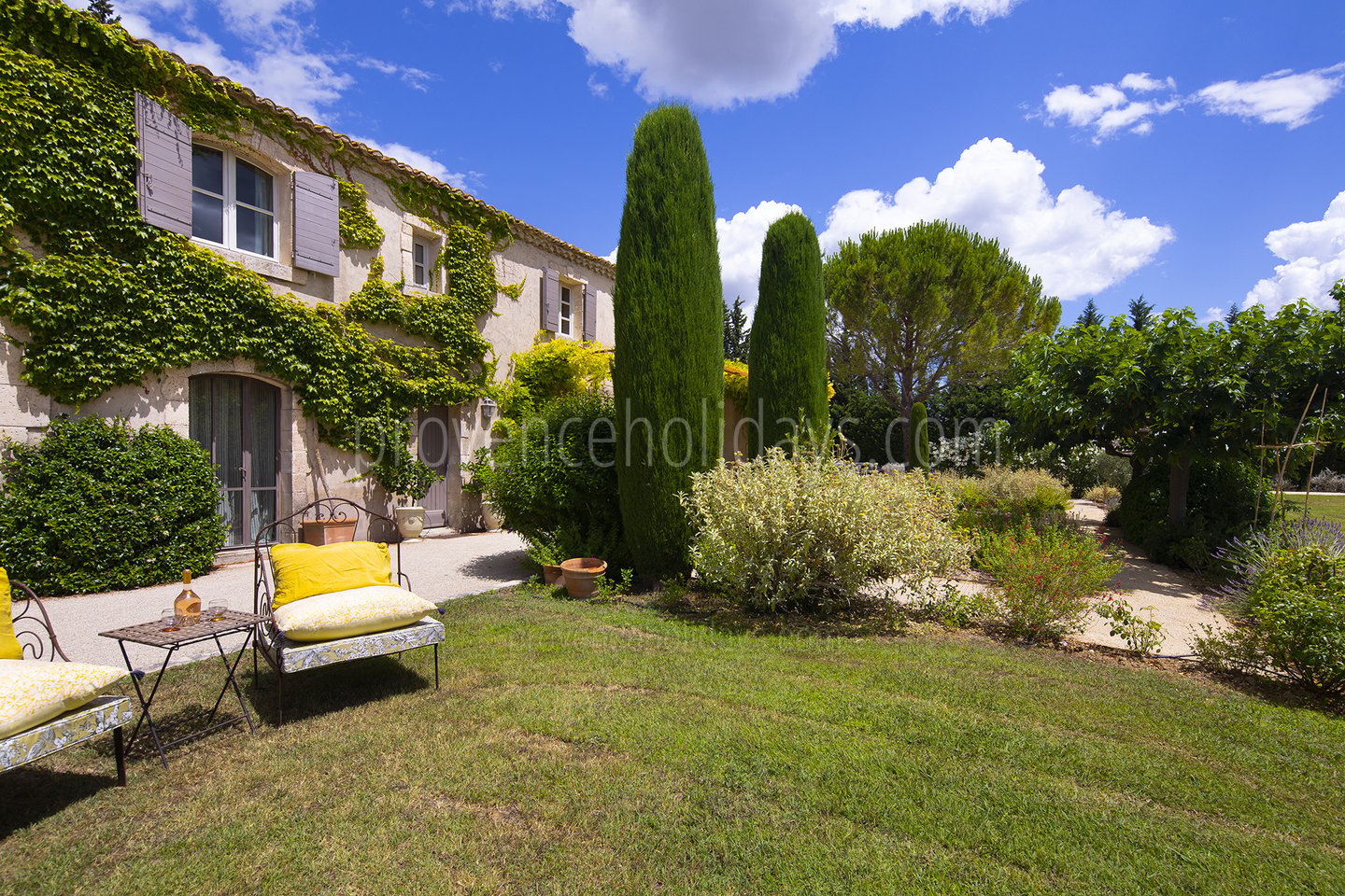 14 - Maison Paradou: Villa: Exterior