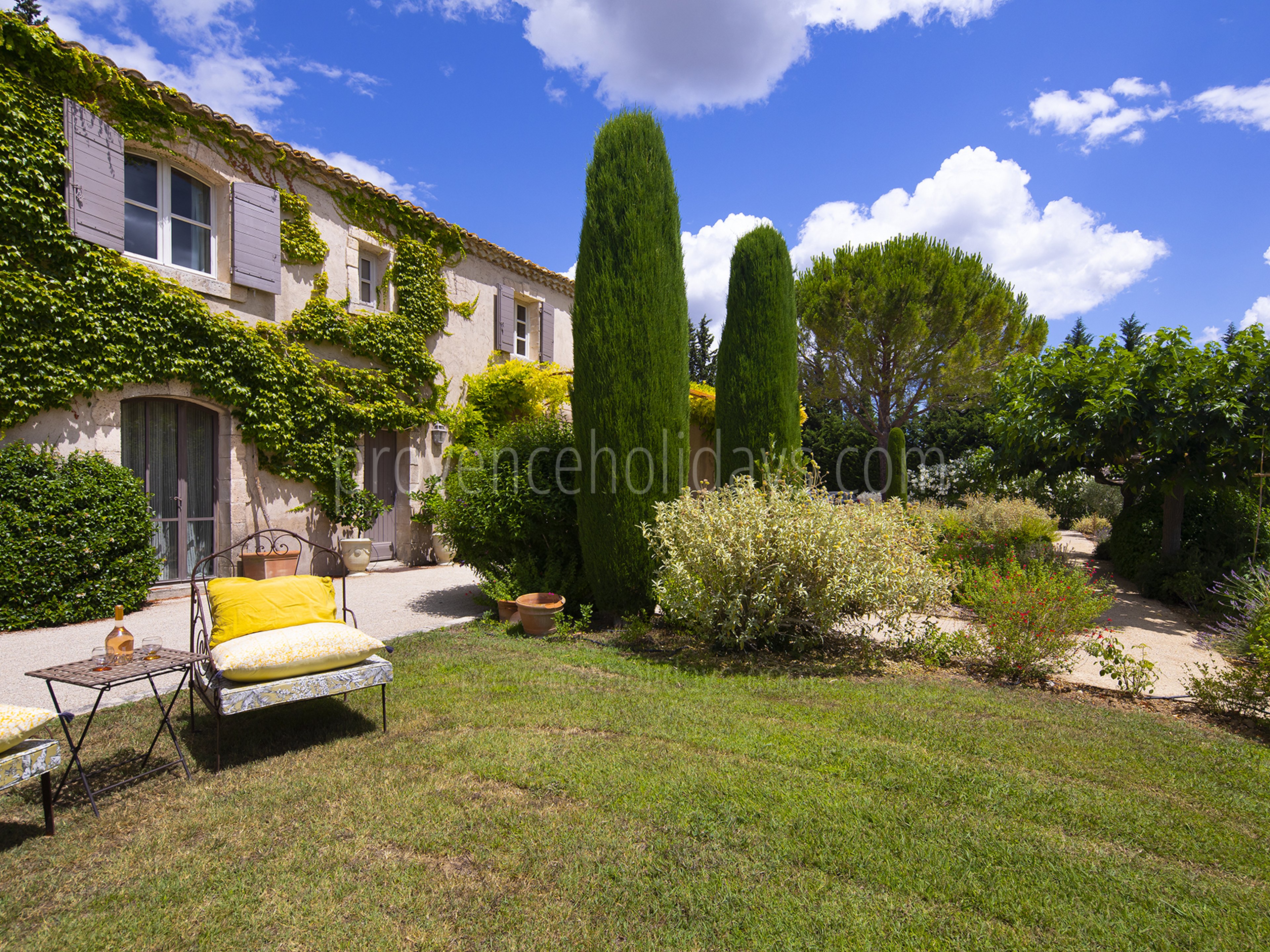 14 - Maison Paradou: Villa: Exterior