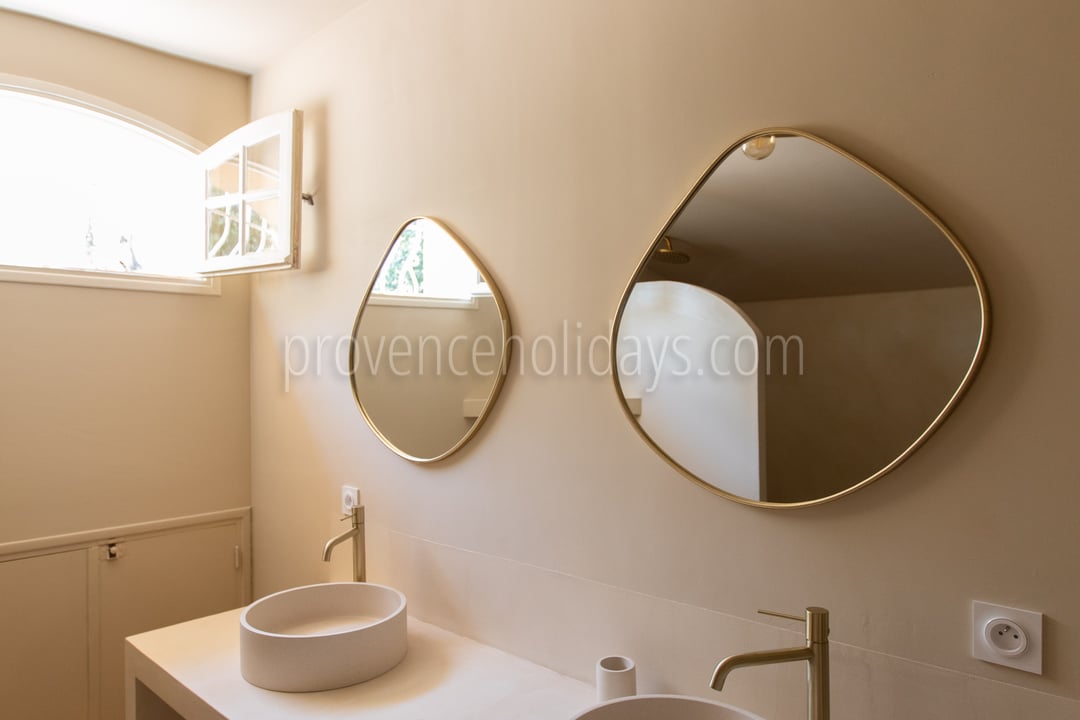 17 - Villa Adeline: Villa: Bathroom
