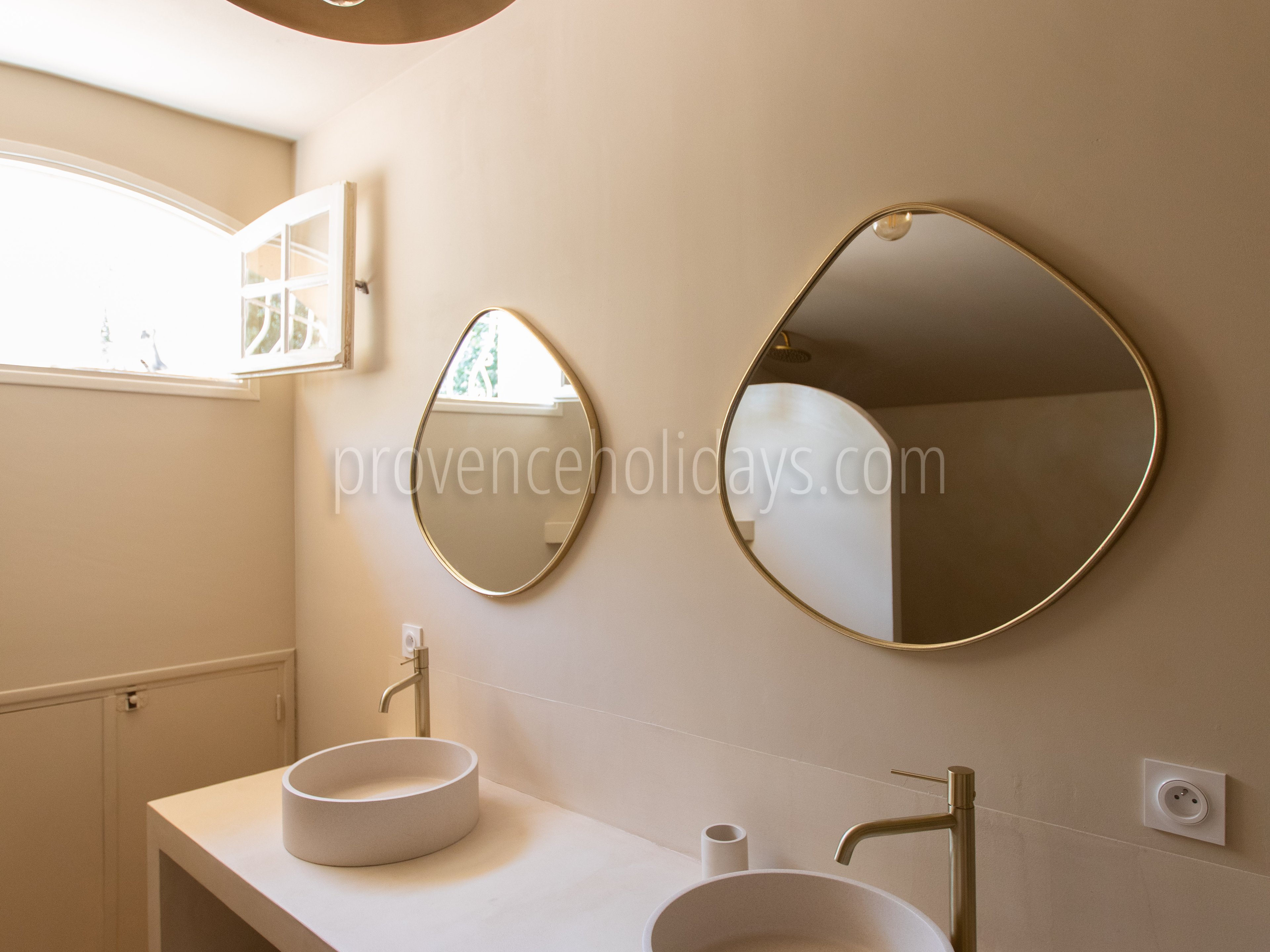 17 - Villa Adeline: Villa: Bathroom