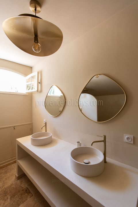 17 - Villa Adeline: Villa: Bathroom