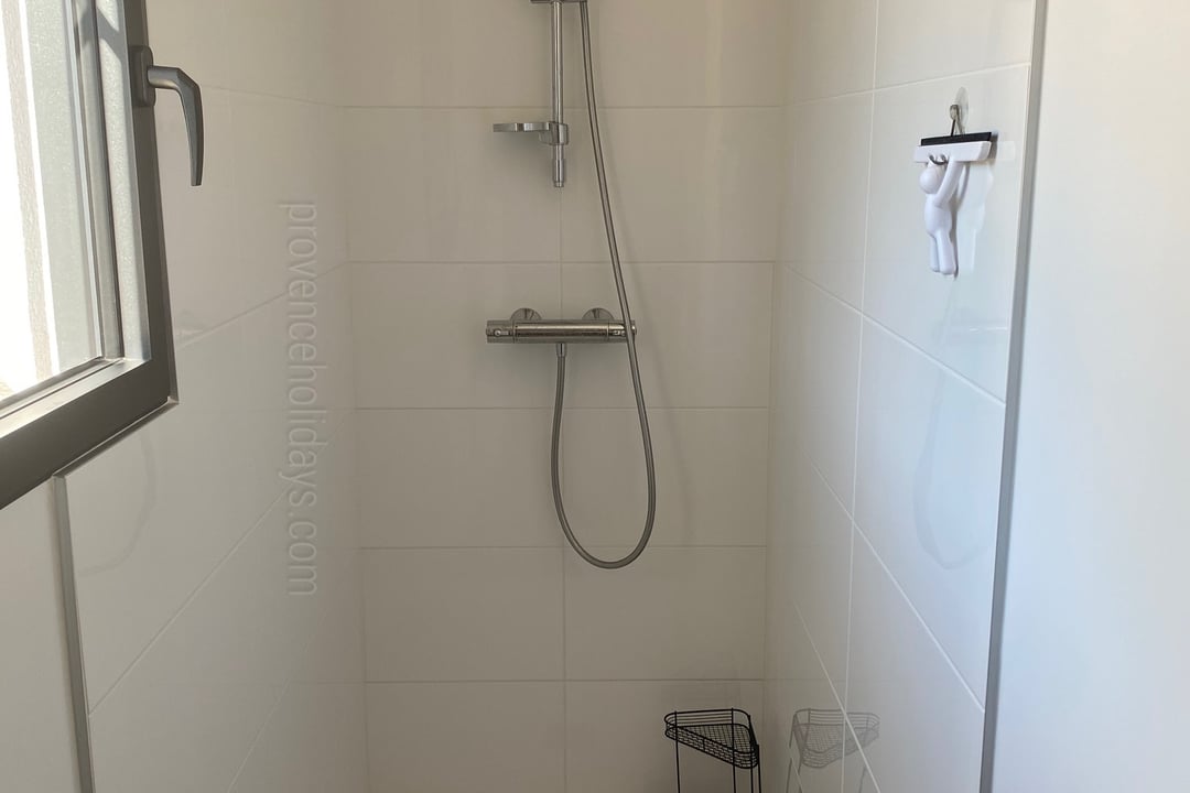 32 - Maison Poulinas: Villa: Bathroom
