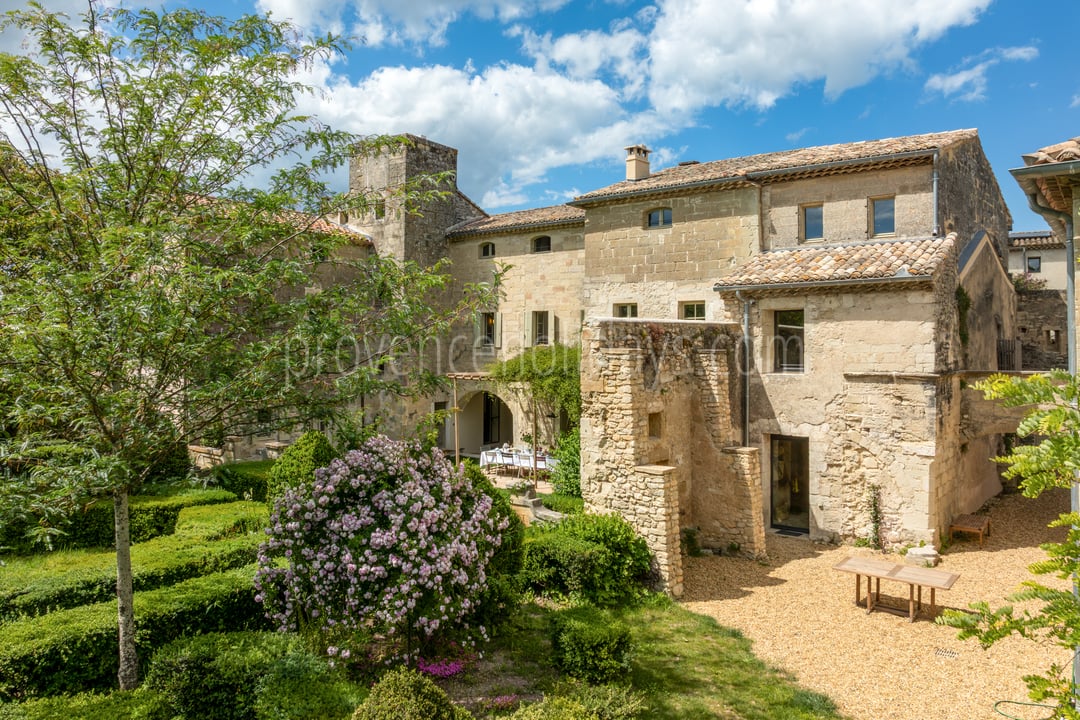 6 - Les Vieilles Pierres: Villa: Exterior