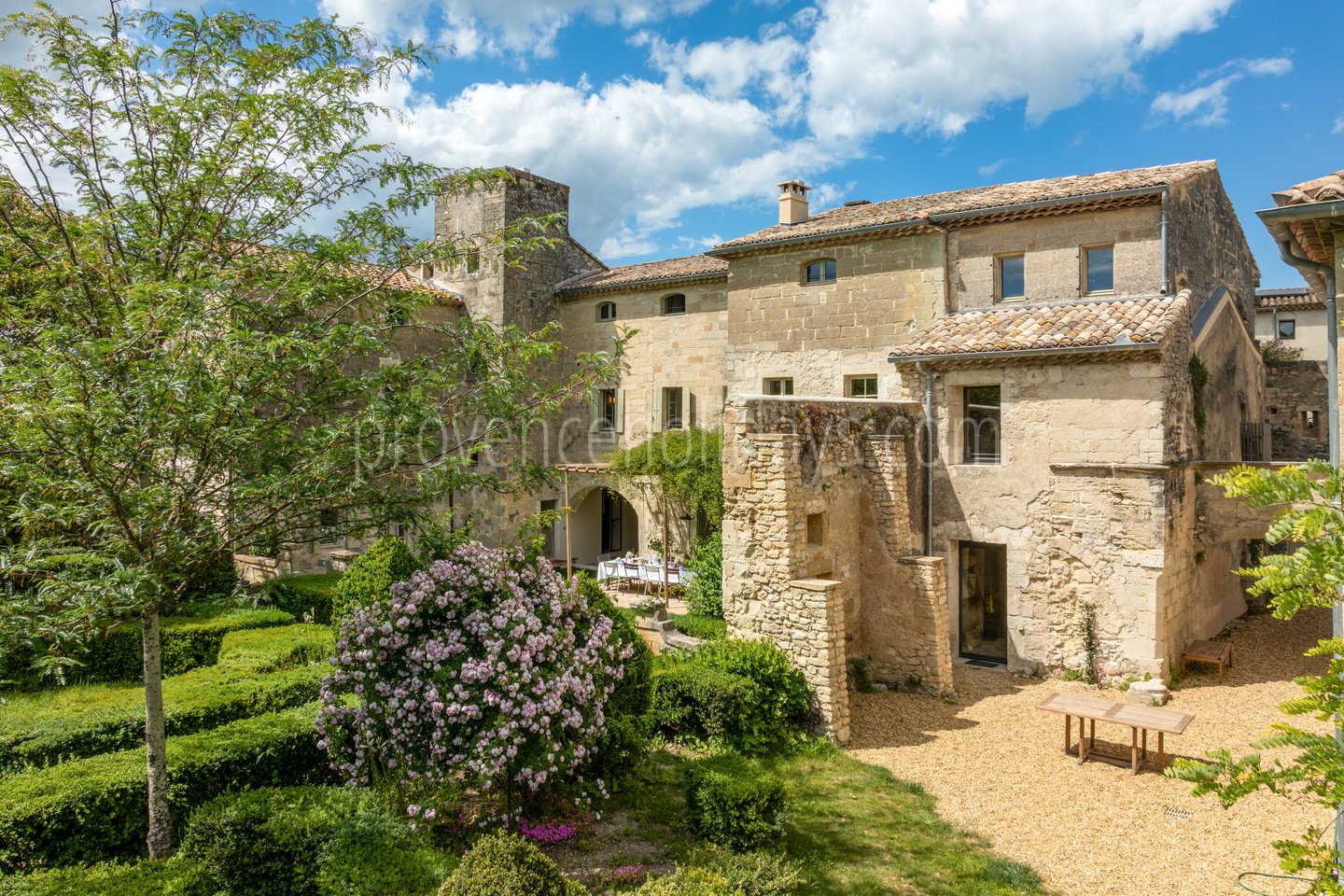 6 - Les Vieilles Pierres: Villa: Exterior