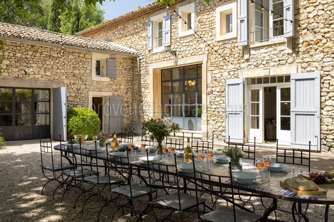 14 - Petite Bastide de Goult: Villa: Exterior