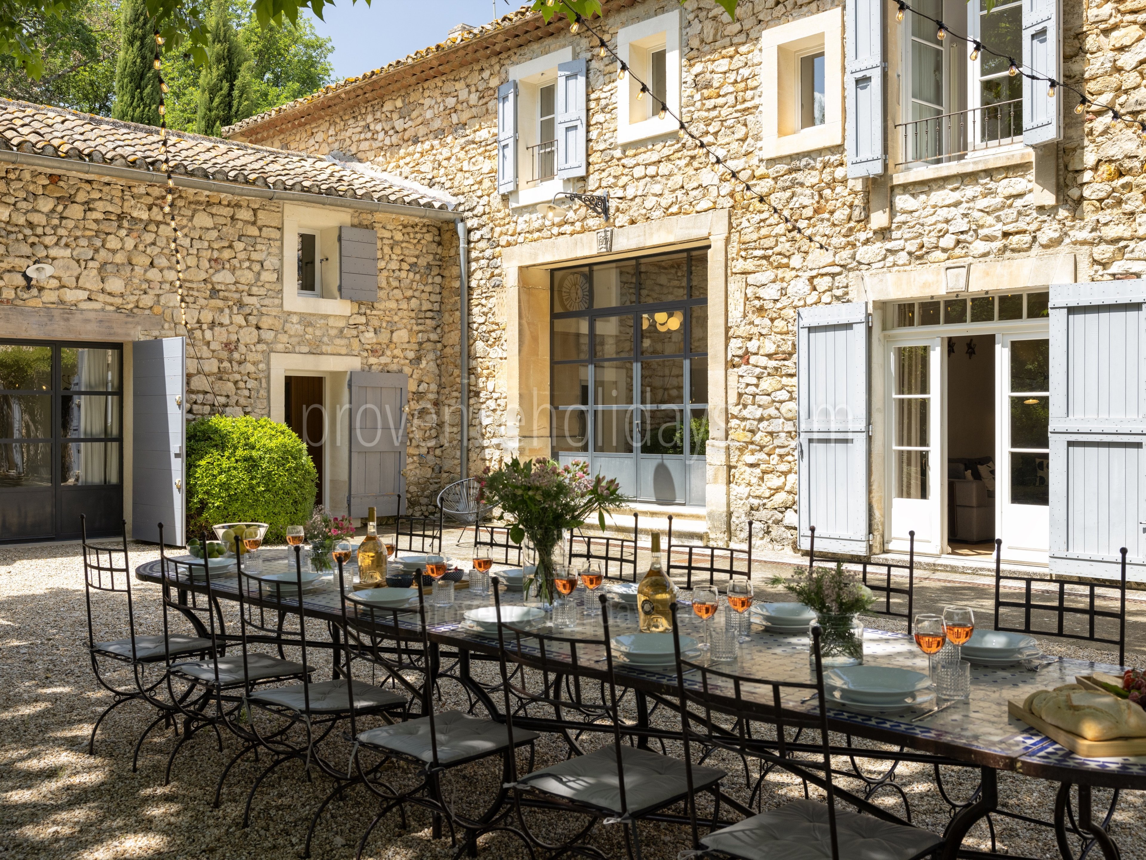 14 - Petite Bastide de Goult: Villa: Exterior