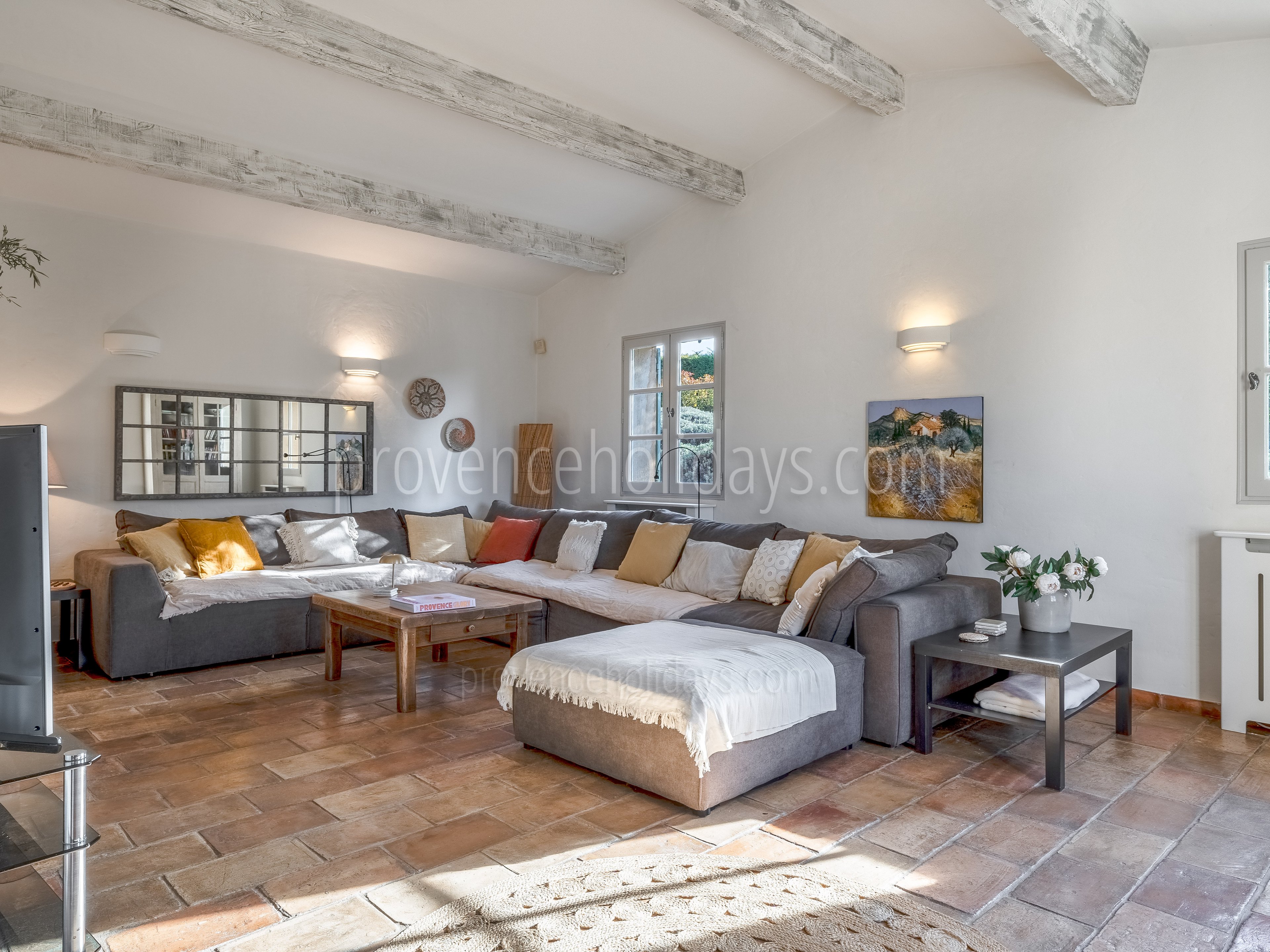 42 - Le Mas des Proles: Villa: Interior