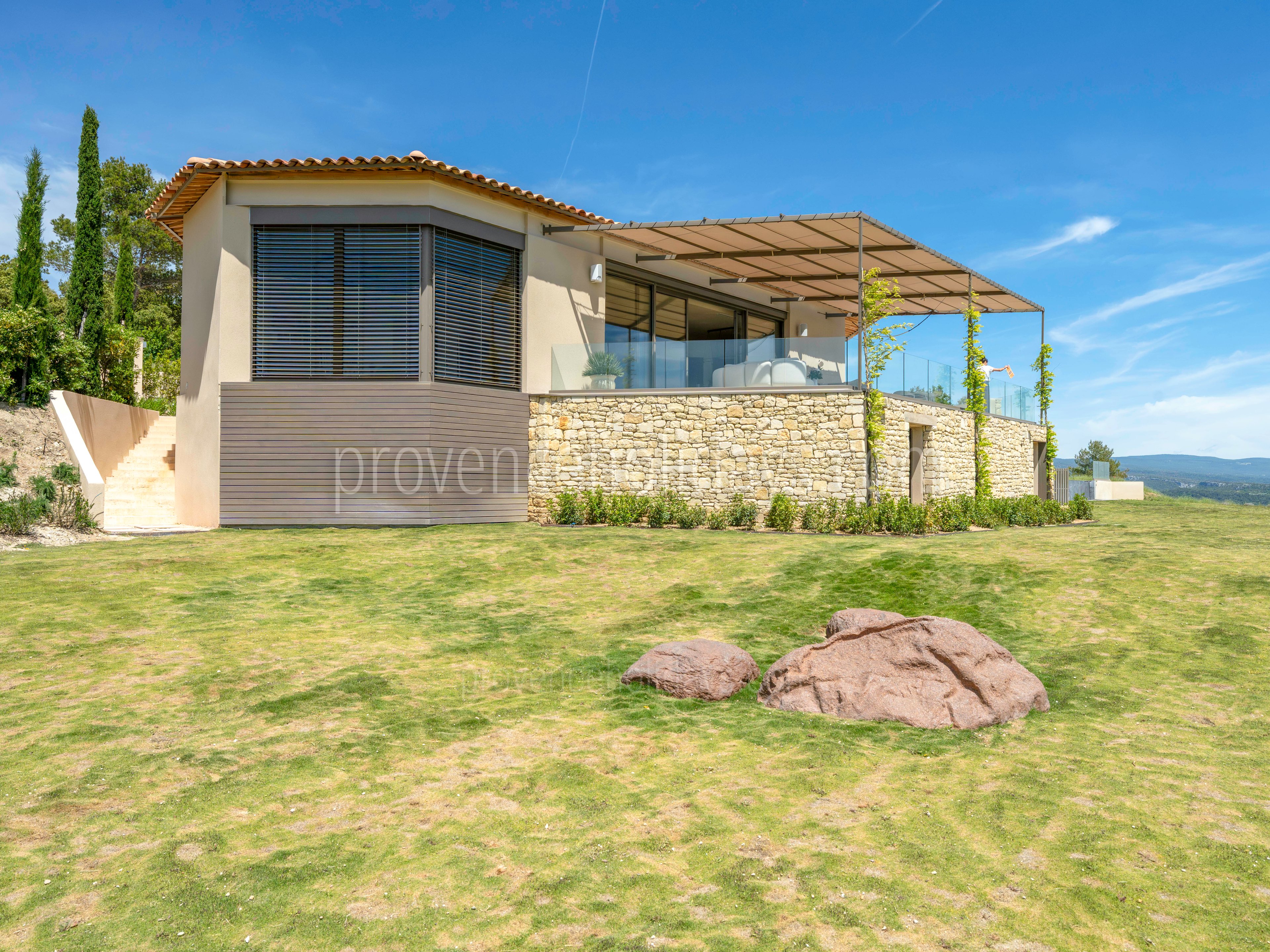 28 - Eden-en-Provence: Villa: Exterior