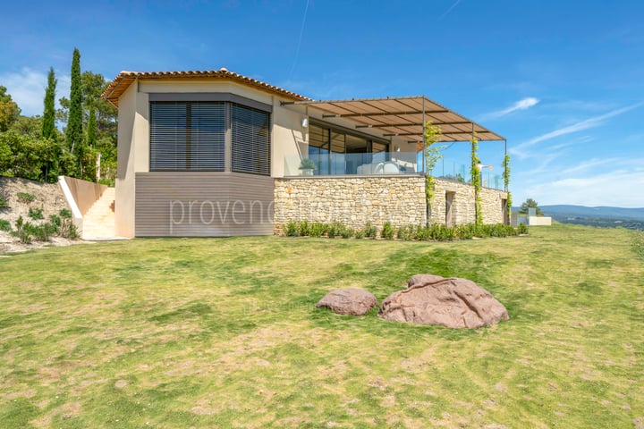 28 - Eden-en-Provence: Villa: Exterior