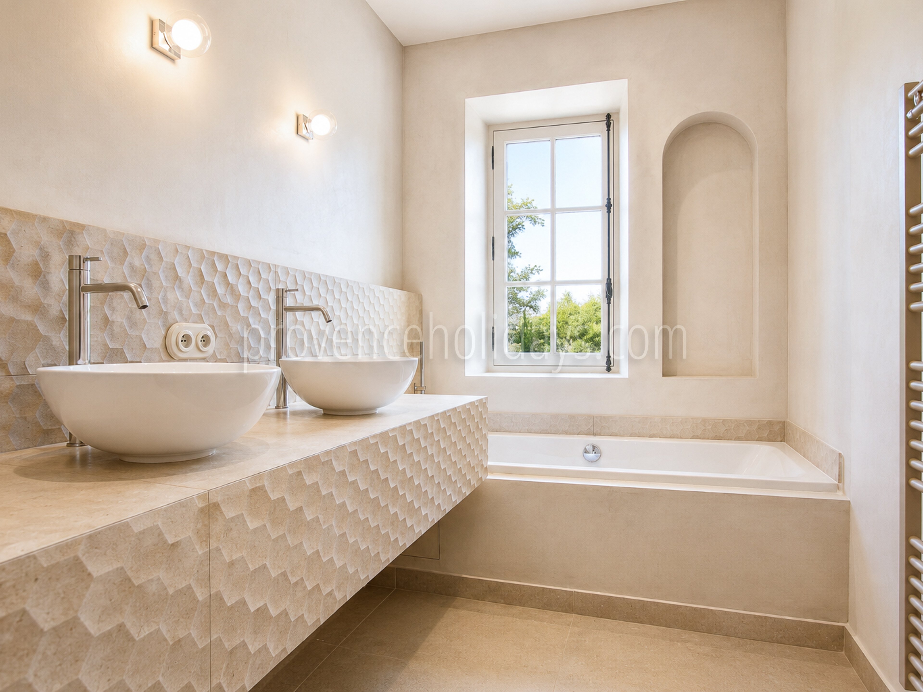 28 - Renoviertes Dorfhaus in Maussane-les-Alpilles: Villa: Bathroom