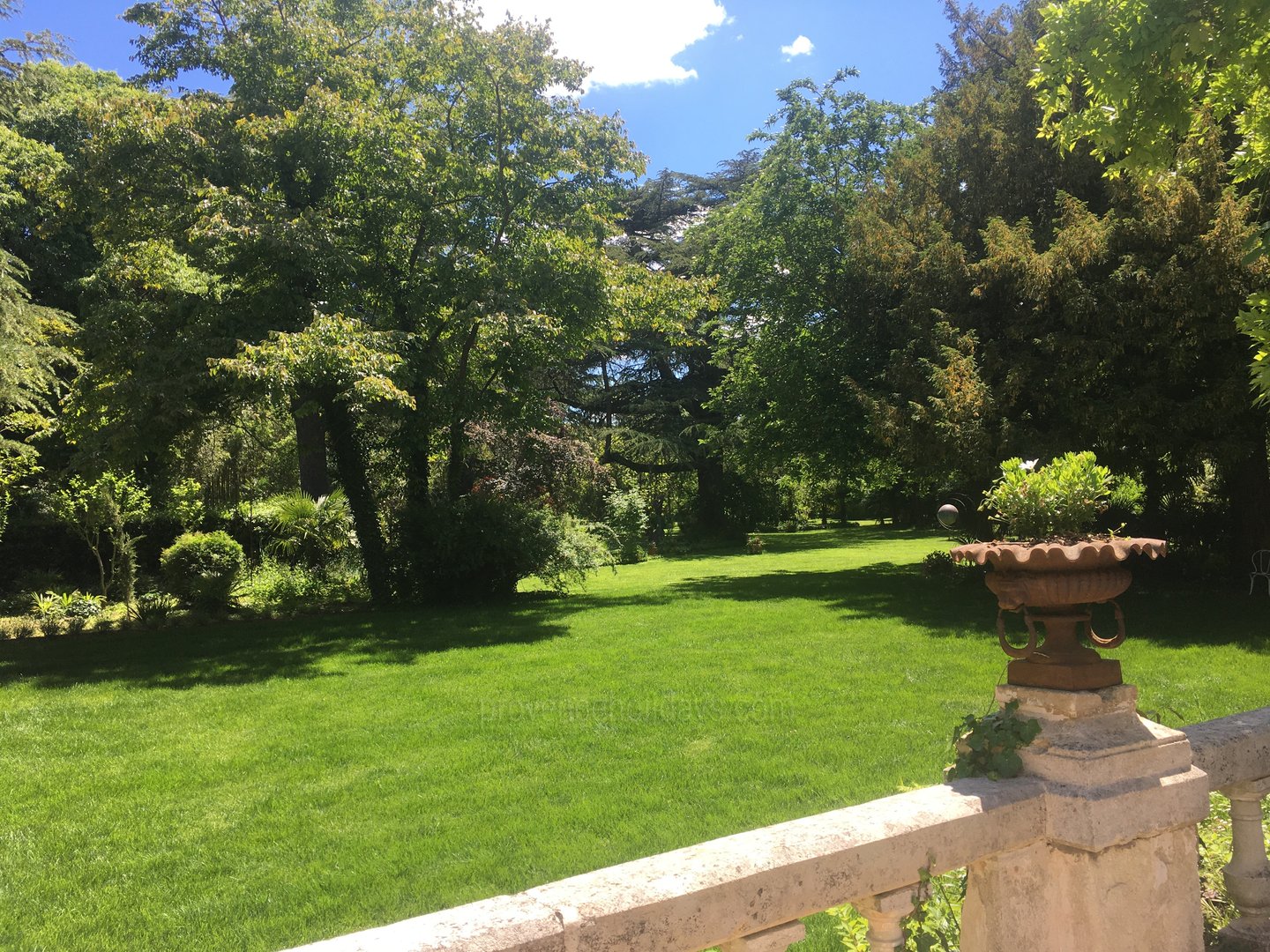 37 - Château de Nîmes: Villa: Exterior