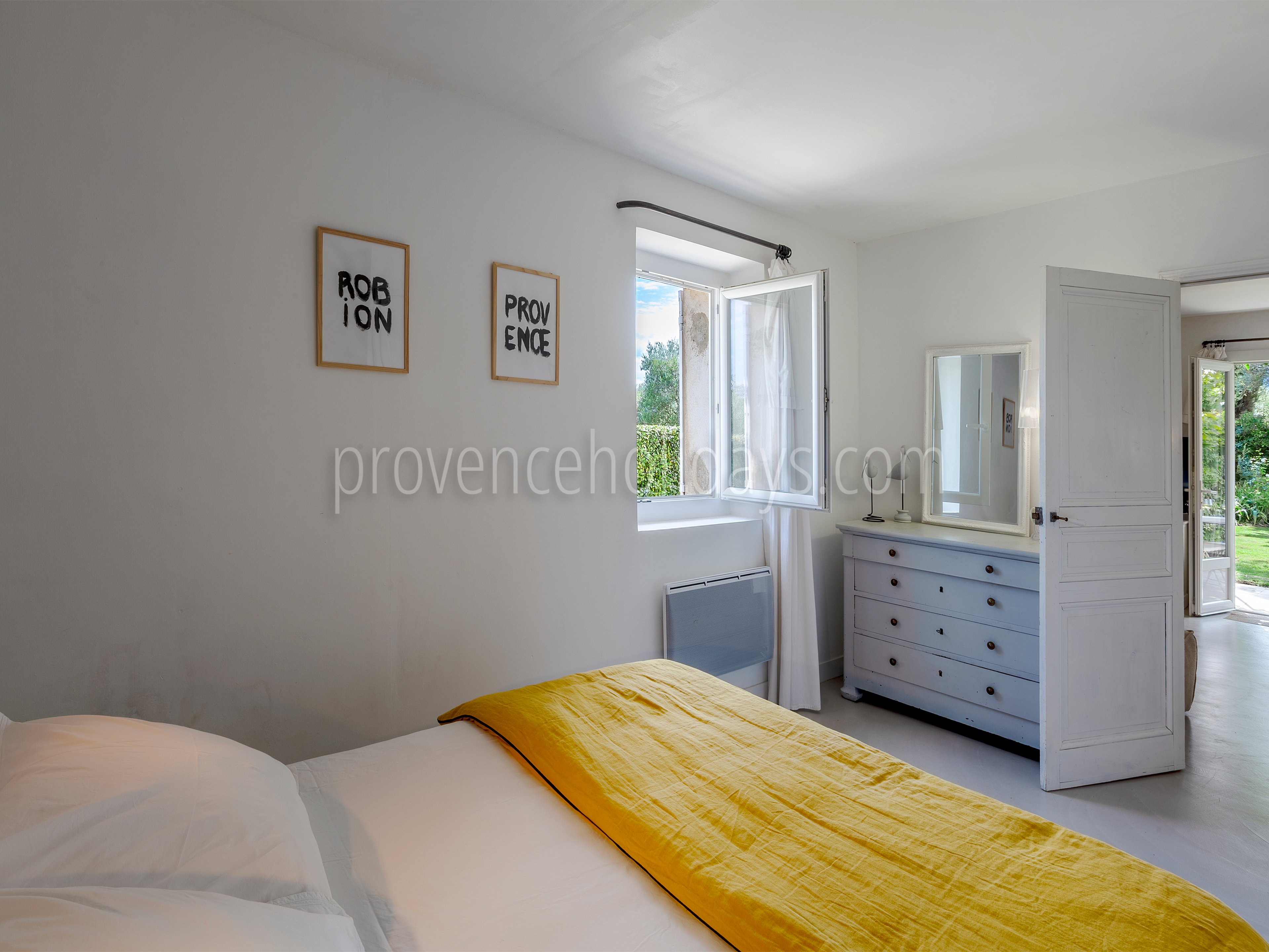 30 - Maison Robion: Villa: Bedroom