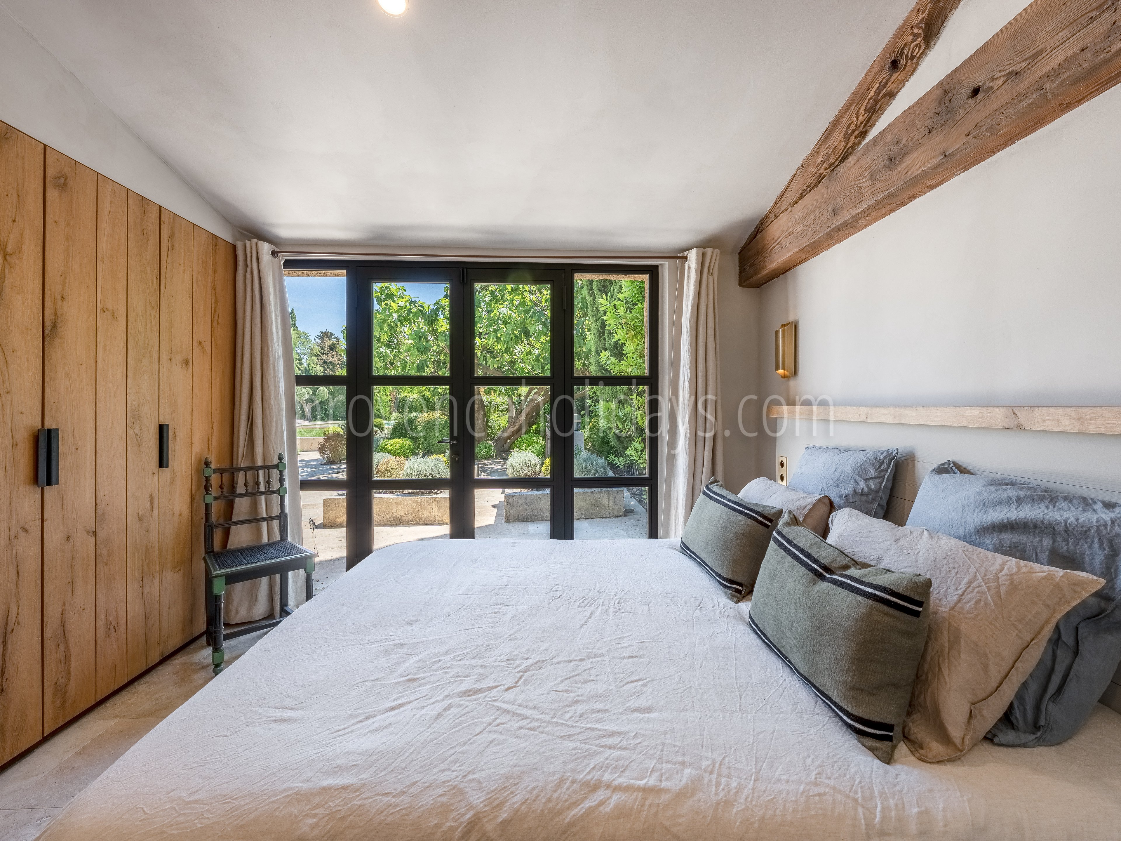 8 - Mas de la Calade: Villa: Bedroom
