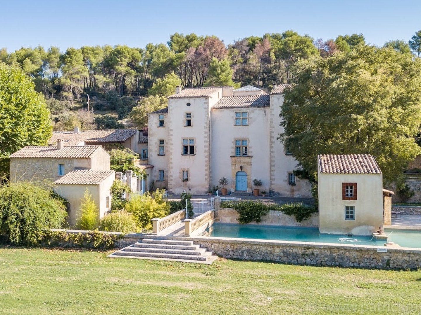 1 - Bastide du Luberon: Villa: Exterior