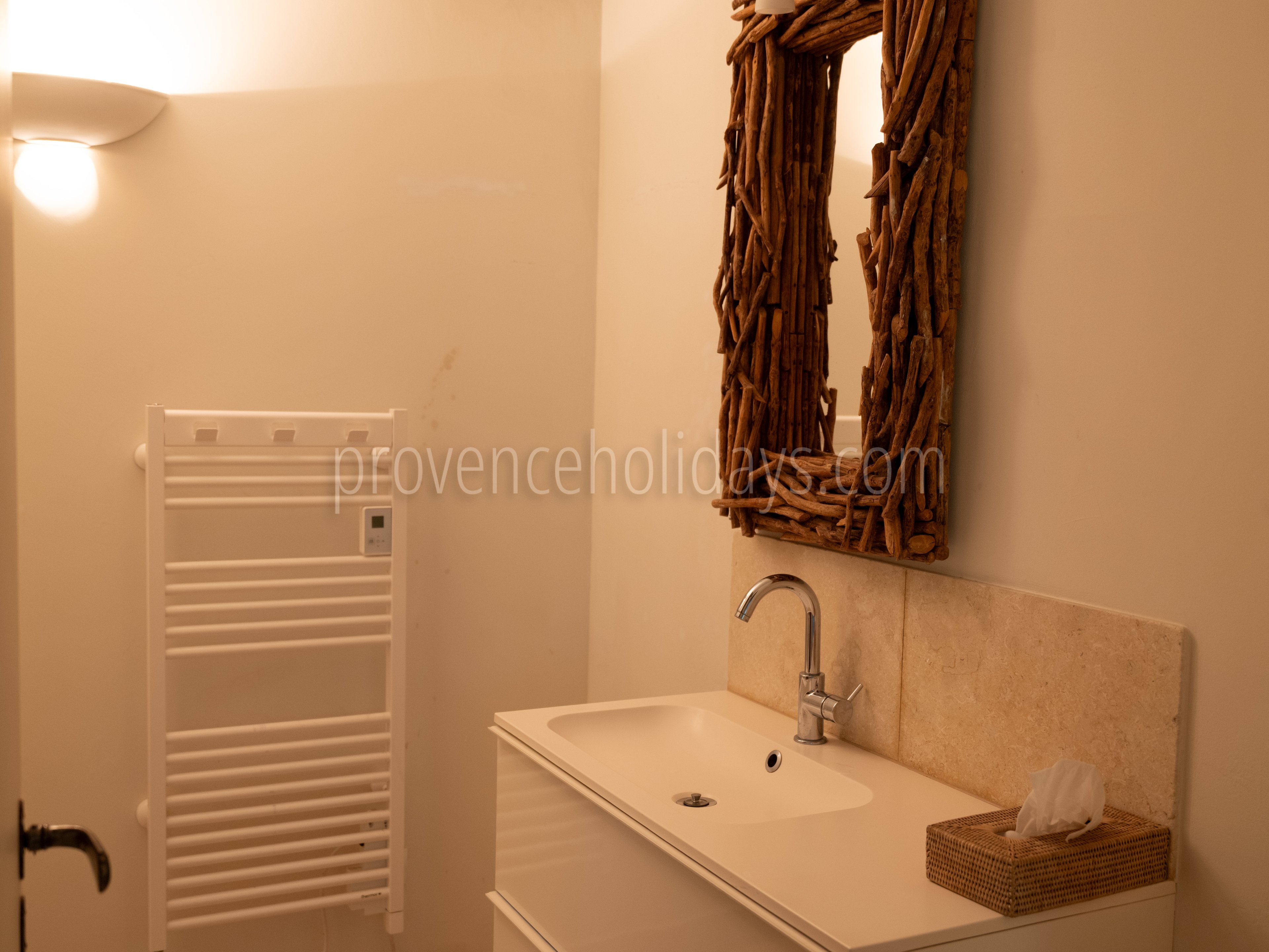 7 - Villa les Pins: Villa: Bathroom