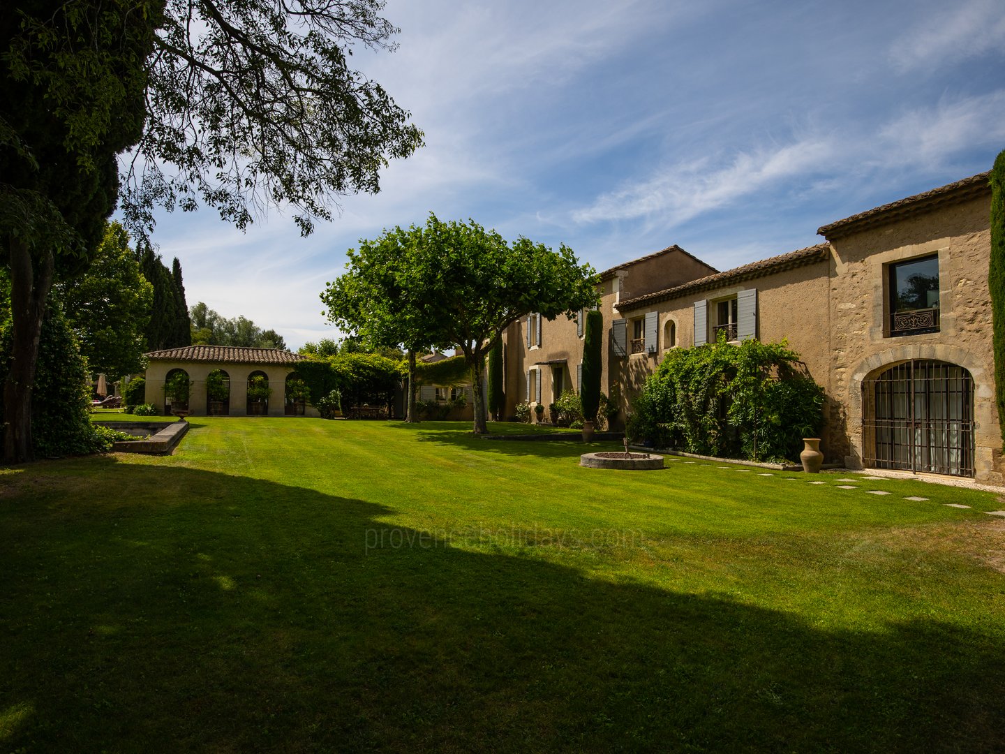 72 - Le Domaine des Cyprès: Villa: Exterior