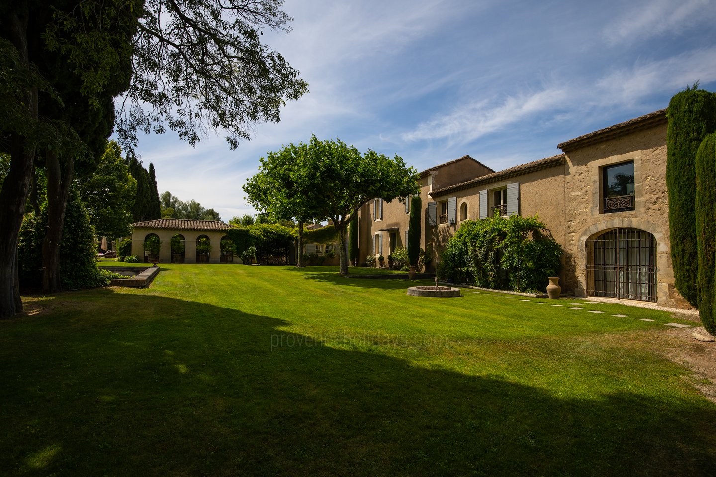 72 - Le Domaine des Cyprès: Villa: Exterior