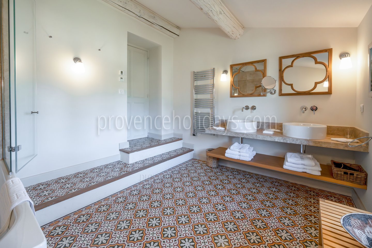 67 - Mas des Chênes Verts: Villa: Bathroom