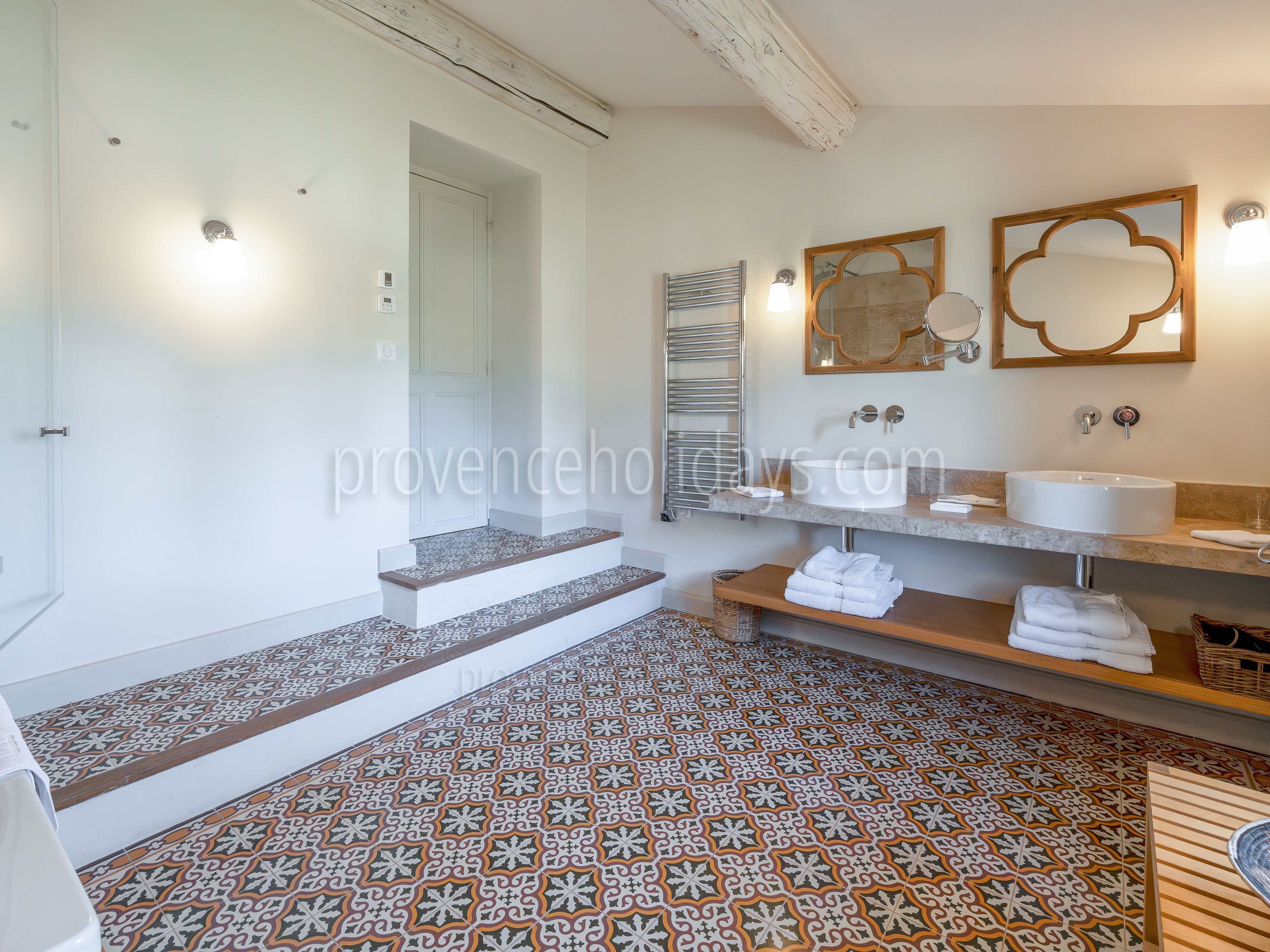 67 - Mas des Chênes Verts: Villa: Bathroom