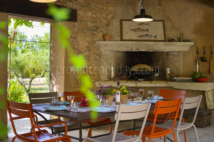10 - Mas des Lavandes: Villa: Exterior